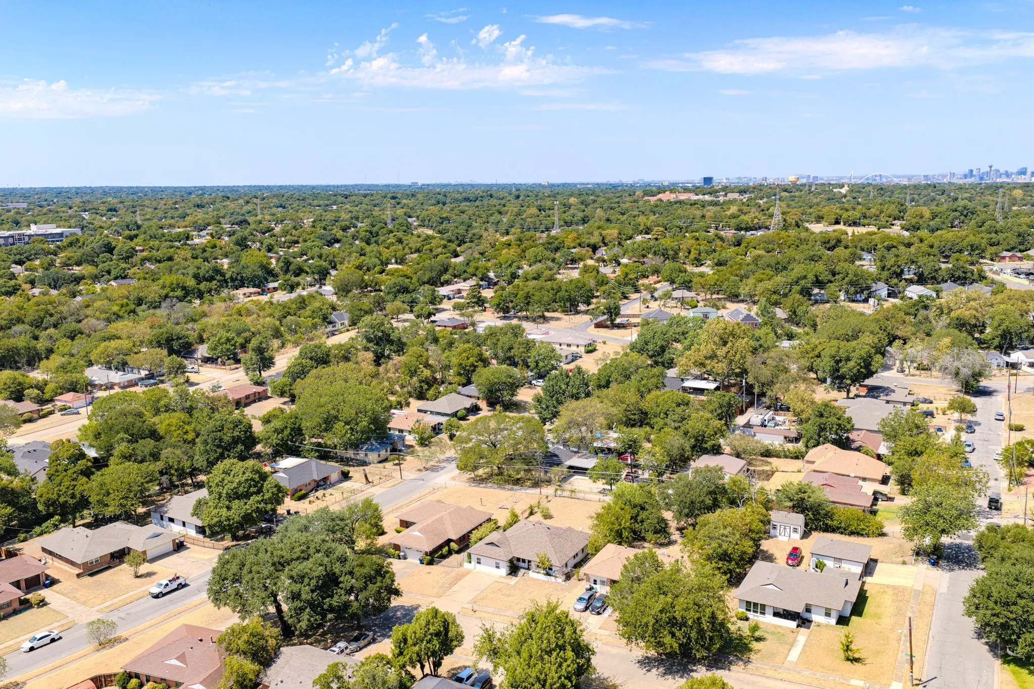 Single Family Residence For Sale in Dallas County , 1209 Grinnell Street, Dallas, Texas 75216, 4 Bedroom, 2 Bathroom, Garage spaces, 1,915 Sqft, built in 1956, mls#21369256, Real Estate Agent in Dallas, Homes For Sale in Dallas county, Homes For Sale in Dallas, Realtor in Dallas Texas, Real Estate Brokerage Independent Realty Texas, Luminita Cordes Realtor