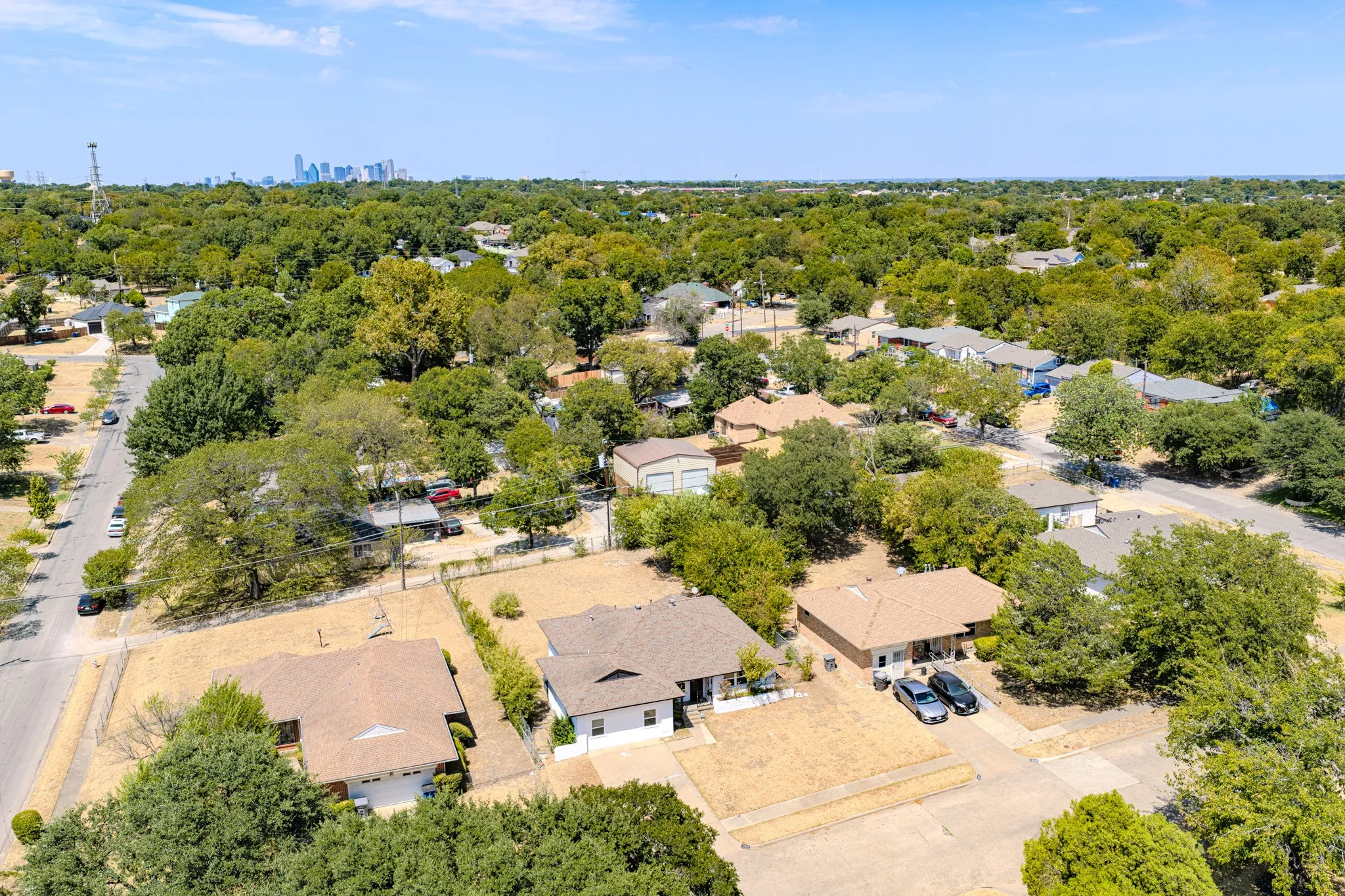 Single Family Residence For Sale in Dallas County , 1209 Grinnell Street, Dallas, Texas 75216, 4 Bedroom, 2 Bathroom, Garage spaces, 1,915 Sqft, built in 1956, mls#21369256, Real Estate Agent in Dallas, Homes For Sale in Dallas county, Homes For Sale in Dallas, Realtor in Dallas Texas, Real Estate Brokerage Independent Realty Texas, Luminita Cordes Realtor
