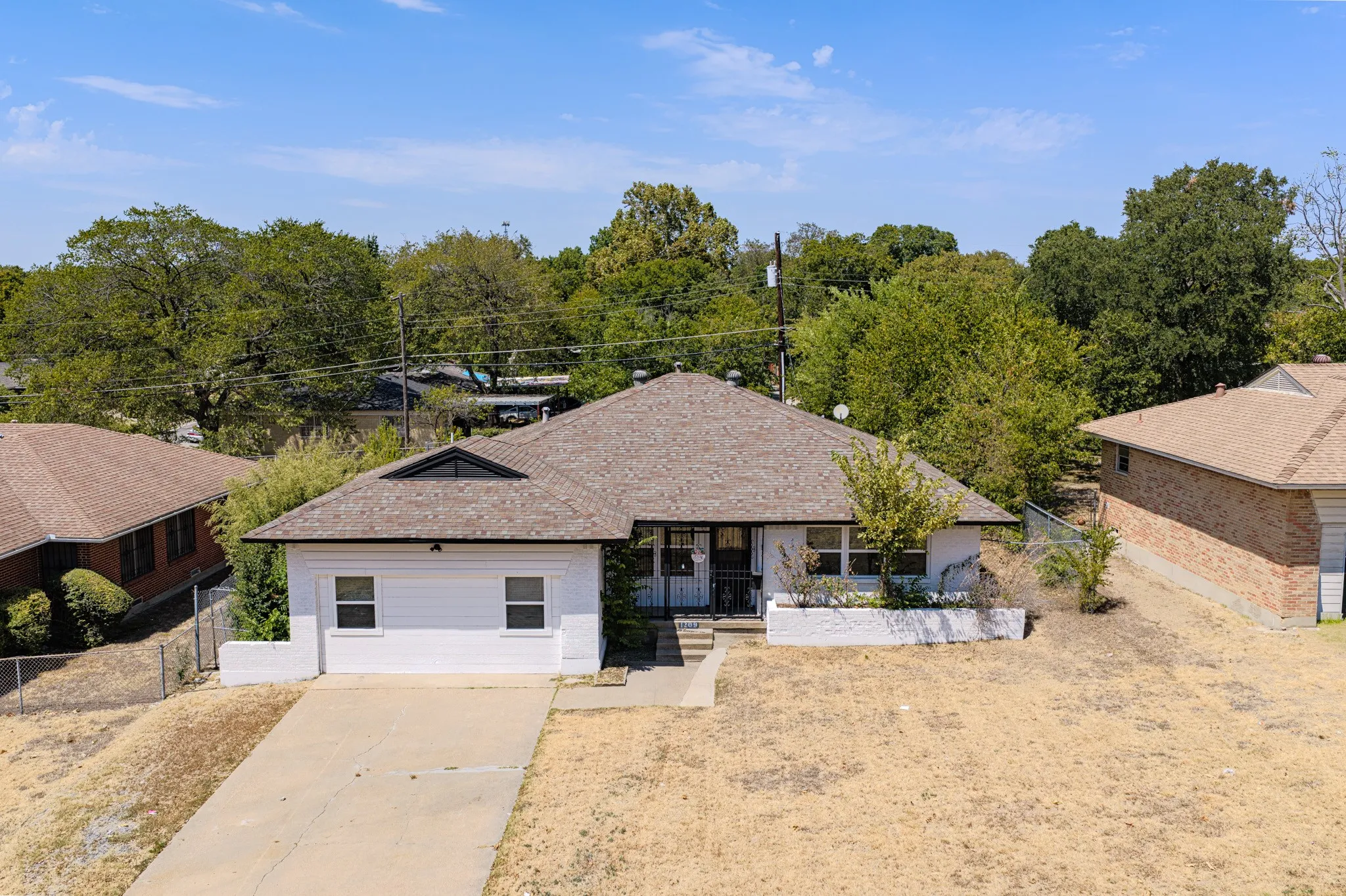 Single Family Residence For Sale in Dallas County , 1209 Grinnell Street, Dallas, Texas 75216, 4 Bedroom, 2 Bathroom, Garage spaces, 1,915 Sqft, built in 1956, mls#21369256, Real Estate Agent in Dallas, Homes For Sale in Dallas county, Homes For Sale in Dallas, Realtor in Dallas Texas, Real Estate Brokerage Independent Realty Texas, Luminita Cordes Realtor