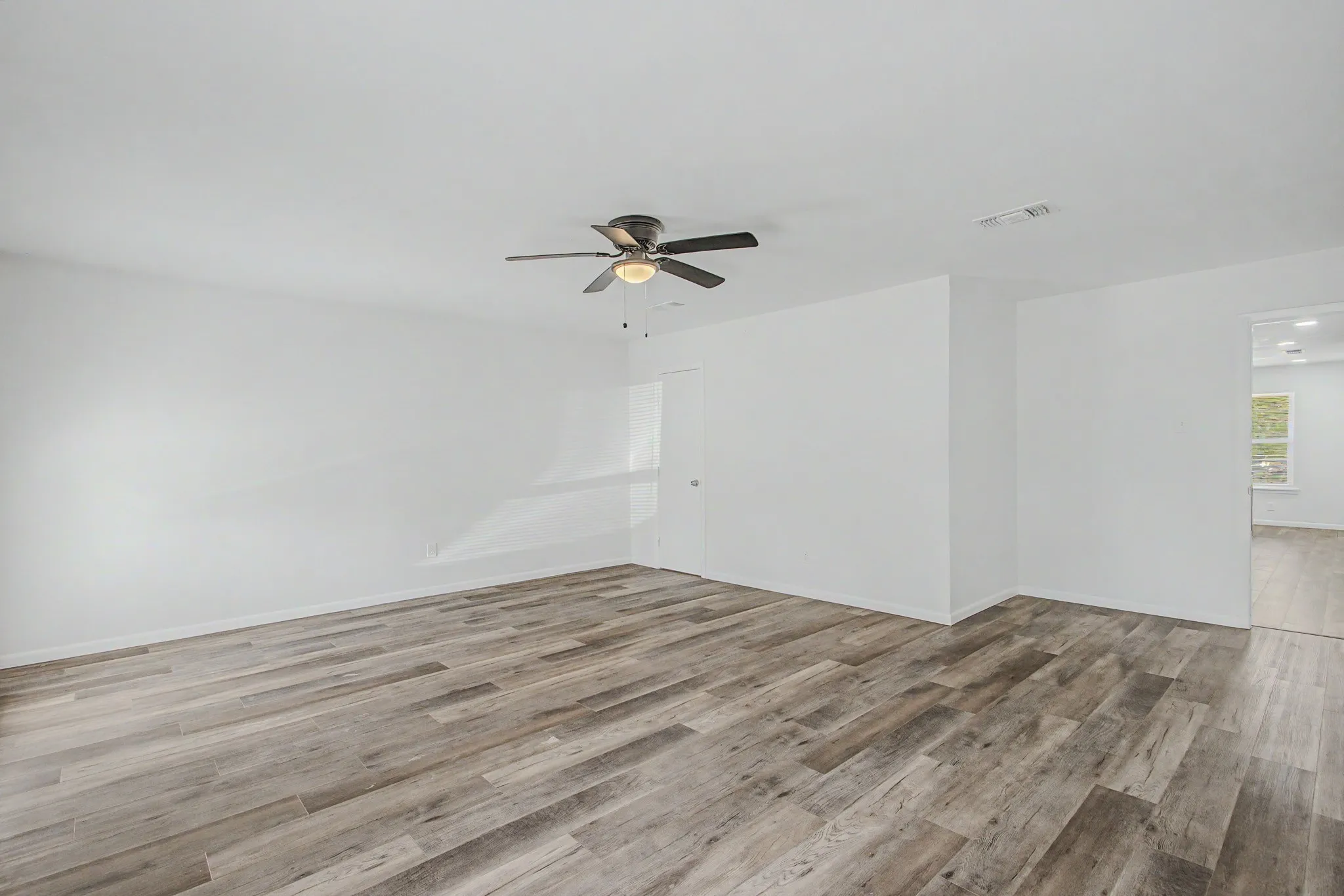 Single Family Residence For Sale in Dallas County , 1209 Grinnell Street, Dallas, Texas 75216, 4 Bedroom, 2 Bathroom, Garage spaces, 1,915 Sqft, built in 1956, mls#21369256, Real Estate Agent in Dallas, Homes For Sale in Dallas county, Homes For Sale in Dallas, Realtor in Dallas Texas, Real Estate Brokerage Independent Realty Texas, Luminita Cordes Realtor