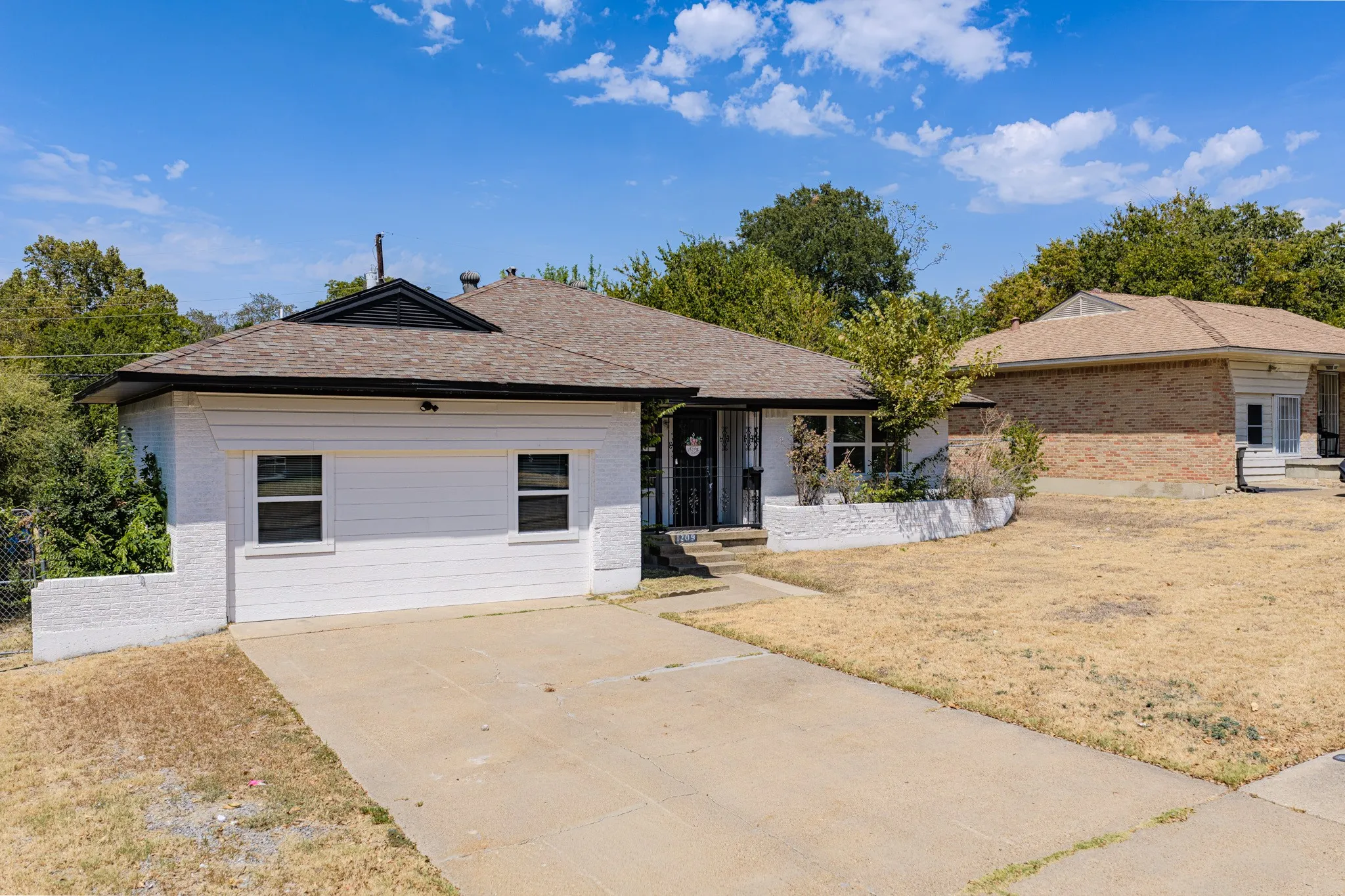 Single Family Residence For Sale in Dallas County , 1209 Grinnell Street, Dallas, Texas 75216, 4 Bedroom, 2 Bathroom, Garage spaces, 1,915 Sqft, built in 1956, mls#21369256, Real Estate Agent in Dallas, Homes For Sale in Dallas county, Homes For Sale in Dallas, Realtor in Dallas Texas, Real Estate Brokerage Independent Realty Texas, Luminita Cordes Realtor