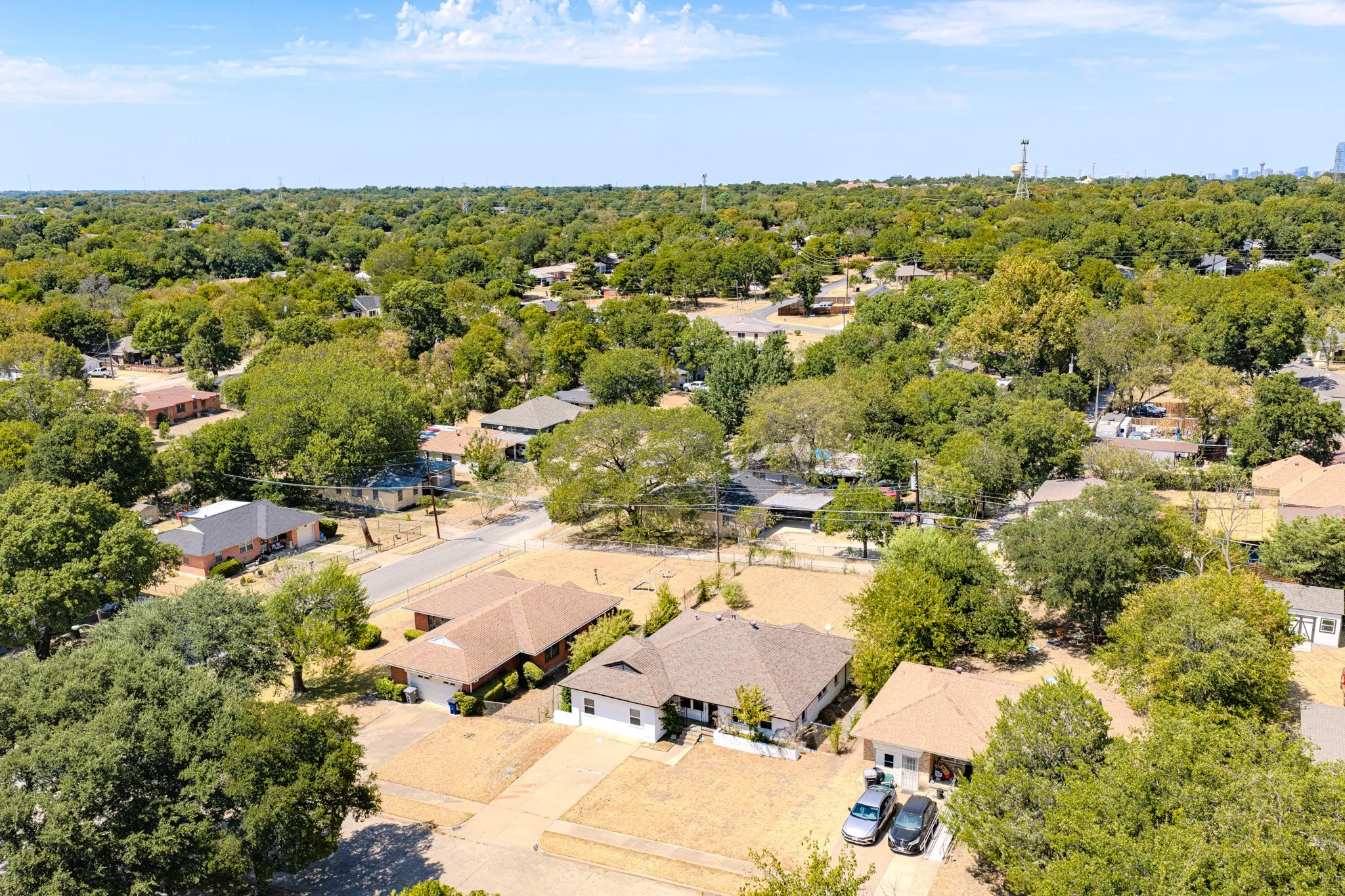 Single Family Residence For Sale in Dallas County , 1209 Grinnell Street, Dallas, Texas 75216, 4 Bedroom, 2 Bathroom, Garage spaces, 1,915 Sqft, built in 1956, mls#21369256, Real Estate Agent in Dallas, Homes For Sale in Dallas county, Homes For Sale in Dallas, Realtor in Dallas Texas, Real Estate Brokerage Independent Realty Texas, Luminita Cordes Realtor