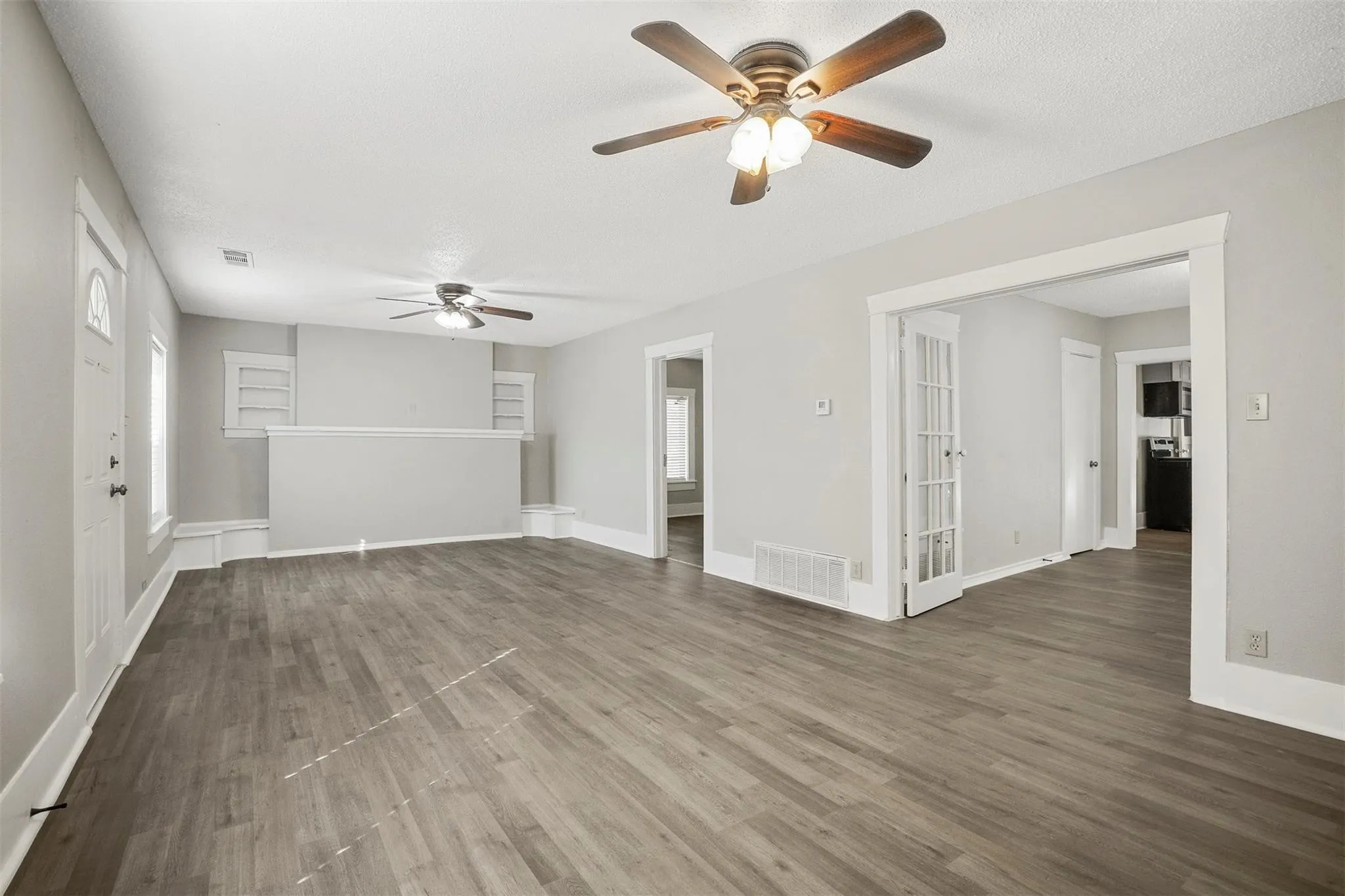 For Sale in Grayson County , 509 E Heron, Denison, Texas 75021, 3 Bedroom, 2 Bathroom, Garage spaces, 0 Sqft, built in 1930, mls#21369263, Real Estate Agent in Denison, Homes For Sale in Grayson county, Homes For Sale in Denison, Realtor in Denison Texas, Real Estate Brokerage Independent Realty Texas, Luminita Cordes Realtor