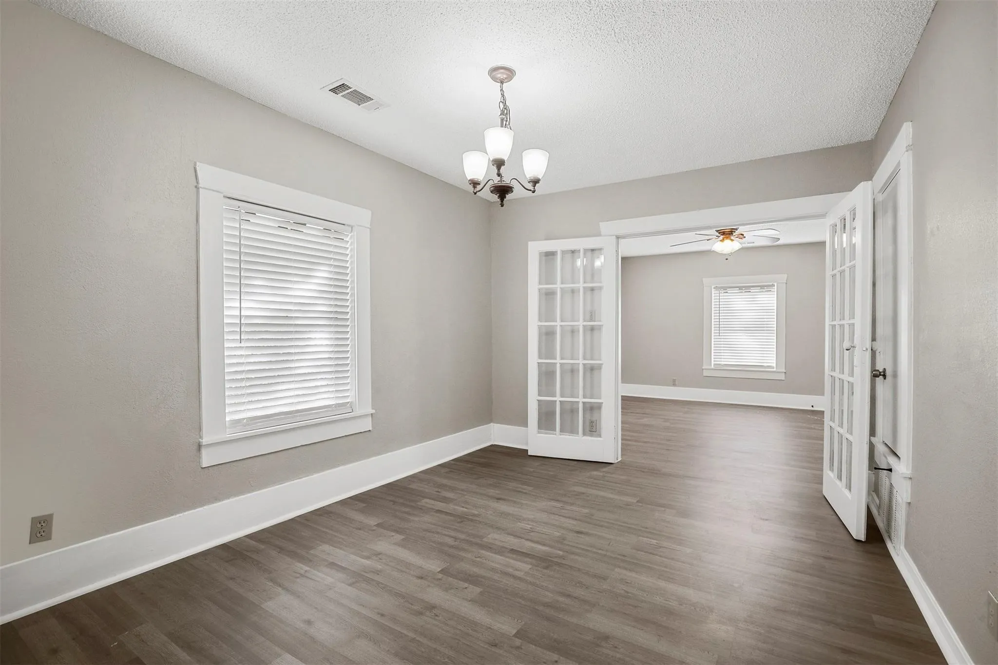 For Sale in Grayson County , 509 E Heron, Denison, Texas 75021, 3 Bedroom, 2 Bathroom, Garage spaces, 0 Sqft, built in 1930, mls#21369263, Real Estate Agent in Denison, Homes For Sale in Grayson county, Homes For Sale in Denison, Realtor in Denison Texas, Real Estate Brokerage Independent Realty Texas, Luminita Cordes Realtor