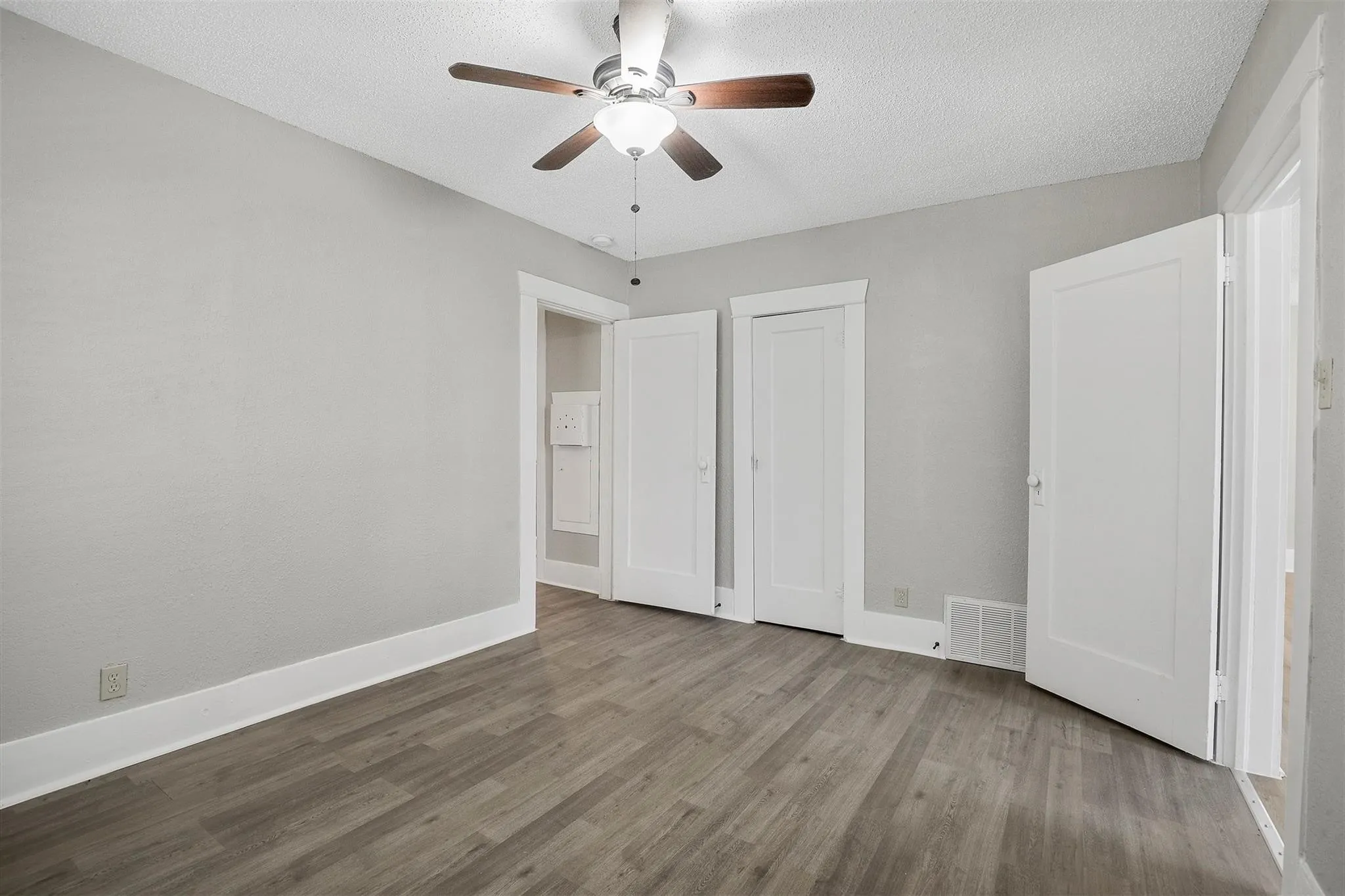 For Sale in Grayson County , 509 E Heron, Denison, Texas 75021, 3 Bedroom, 2 Bathroom, Garage spaces, 0 Sqft, built in 1930, mls#21369263, Real Estate Agent in Denison, Homes For Sale in Grayson county, Homes For Sale in Denison, Realtor in Denison Texas, Real Estate Brokerage Independent Realty Texas, Luminita Cordes Realtor