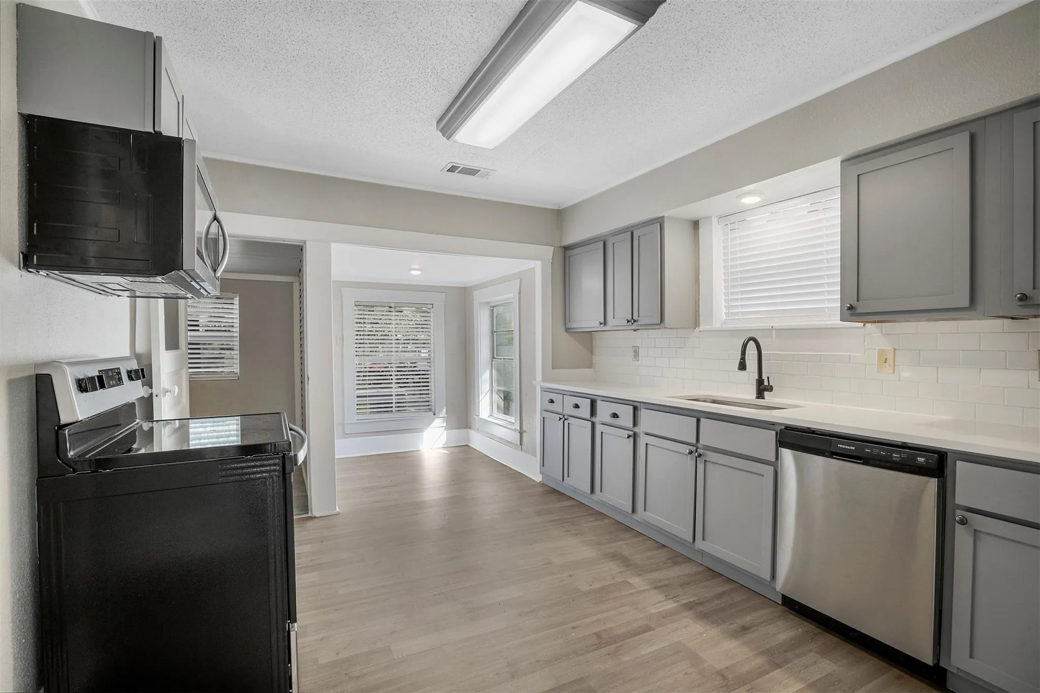 For Sale in Grayson County , 509 E Heron, Denison, Texas 75021, 3 Bedroom, 2 Bathroom, Garage spaces, 0 Sqft, built in 1930, mls#21369263, Real Estate Agent in Denison, Homes For Sale in Grayson county, Homes For Sale in Denison, Realtor in Denison Texas, Real Estate Brokerage Independent Realty Texas, Luminita Cordes Realtor