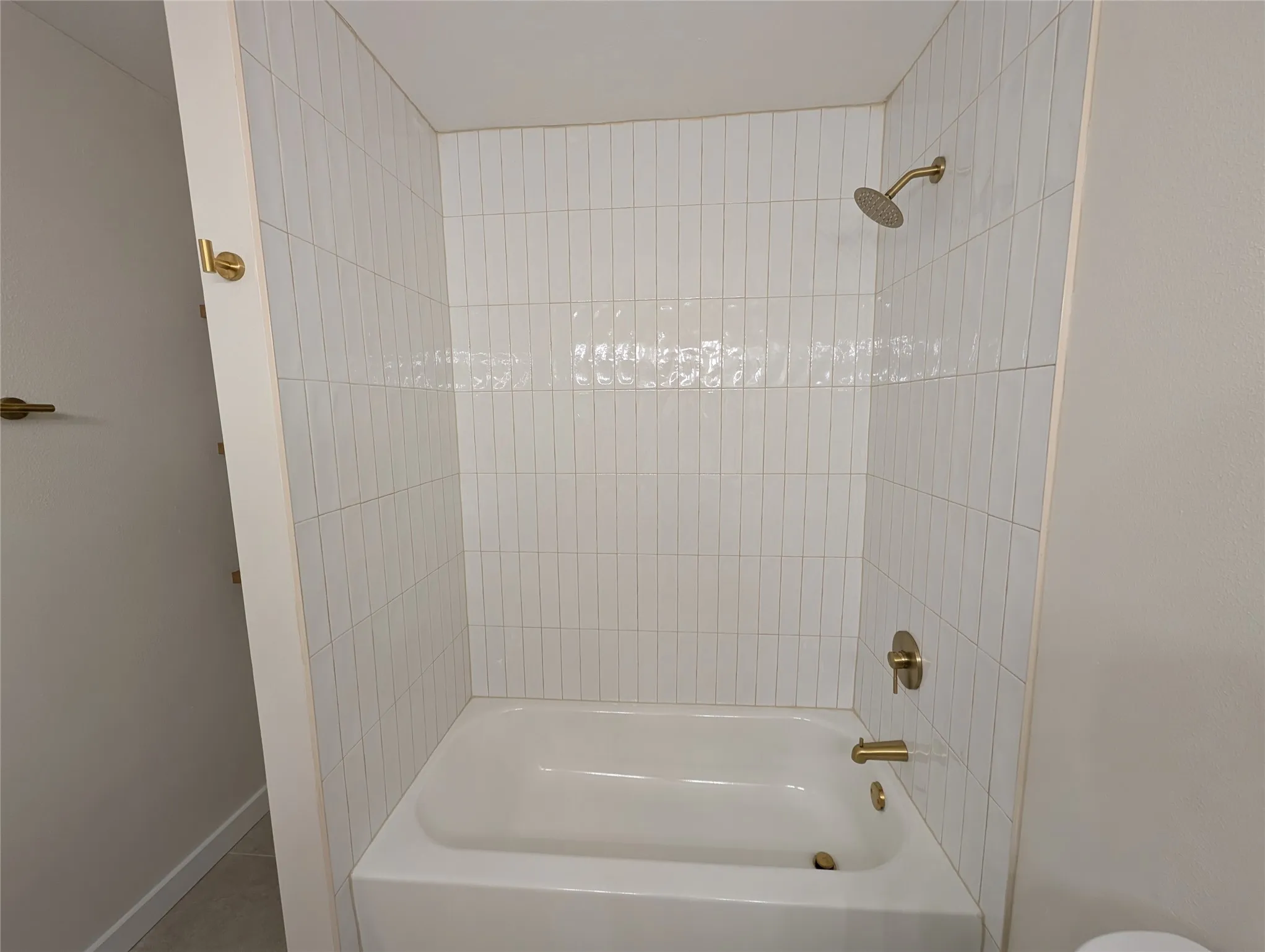 Single Family Residence For Rent in Dallas County , 2807 Andrea Lane, Dallas, Texas 75228, 3 Bedroom, 2 Bathroom, Garage spaces, 1,091 Sqft, built in 1955, mls#21369266, Real Estate Agent in Dallas, Homes For Rent in Dallas county, Homes For Rent in Dallas, Realtor in Dallas Texas, Real Estate Brokerage Independent Realty Texas, Luminita Cordes Realtor