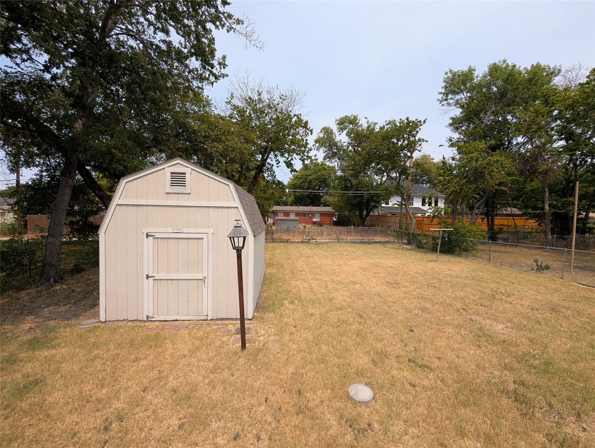 Single Family Residence For Rent in Dallas County , 2807 Andrea Lane, Dallas, Texas 75228, 3 Bedroom, 2 Bathroom, Garage spaces, 1,091 Sqft, built in 1955, mls#21369266, Real Estate Agent in Dallas, Homes For Rent in Dallas county, Homes For Rent in Dallas, Realtor in Dallas Texas, Real Estate Brokerage Independent Realty Texas, Luminita Cordes Realtor