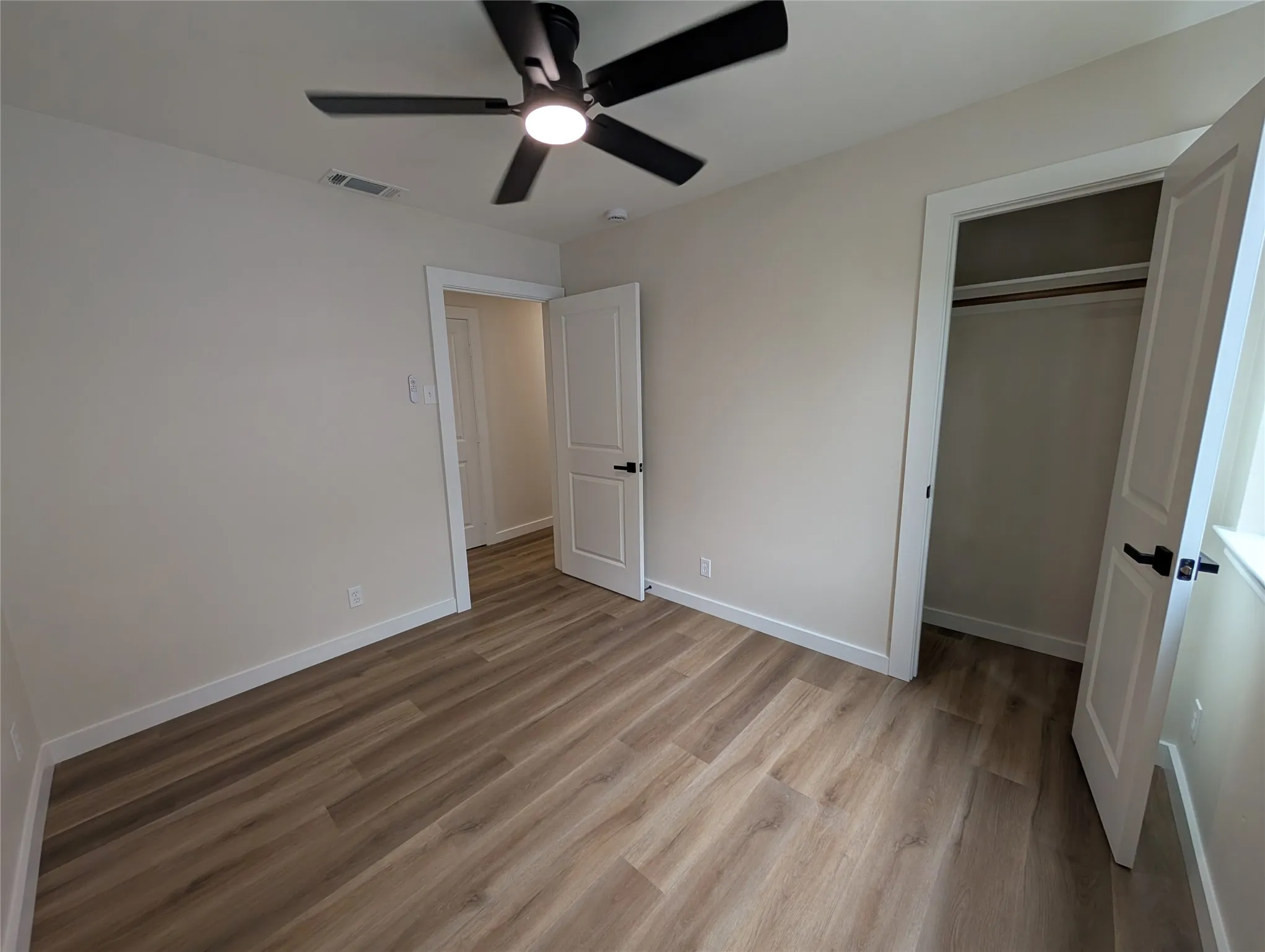 Single Family Residence For Rent in Dallas County , 2807 Andrea Lane, Dallas, Texas 75228, 3 Bedroom, 2 Bathroom, Garage spaces, 1,091 Sqft, built in 1955, mls#21369266, Real Estate Agent in Dallas, Homes For Rent in Dallas county, Homes For Rent in Dallas, Realtor in Dallas Texas, Real Estate Brokerage Independent Realty Texas, Luminita Cordes Realtor