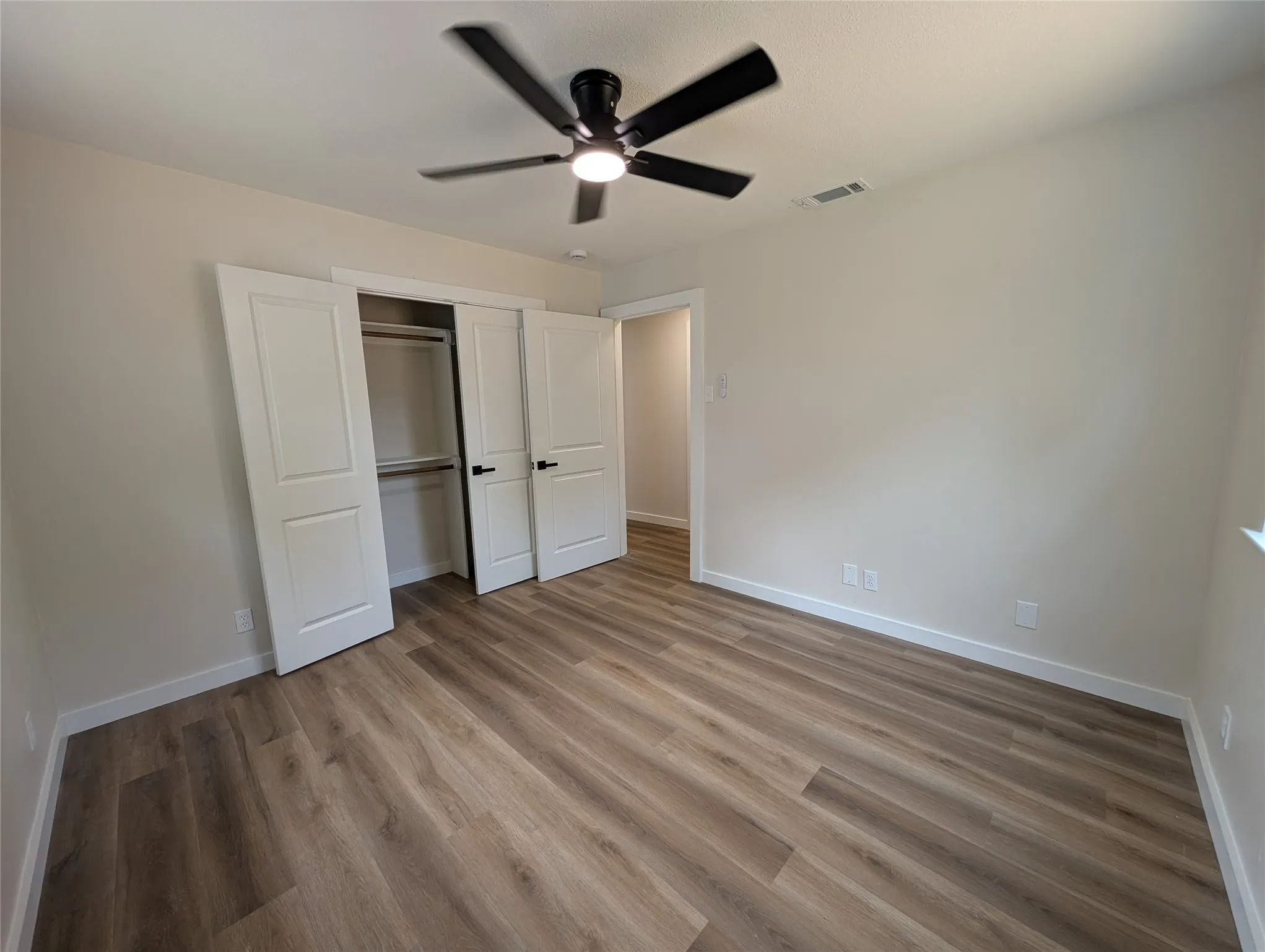 Single Family Residence For Rent in Dallas County , 2807 Andrea Lane, Dallas, Texas 75228, 3 Bedroom, 2 Bathroom, Garage spaces, 1,091 Sqft, built in 1955, mls#21369266, Real Estate Agent in Dallas, Homes For Rent in Dallas county, Homes For Rent in Dallas, Realtor in Dallas Texas, Real Estate Brokerage Independent Realty Texas, Luminita Cordes Realtor