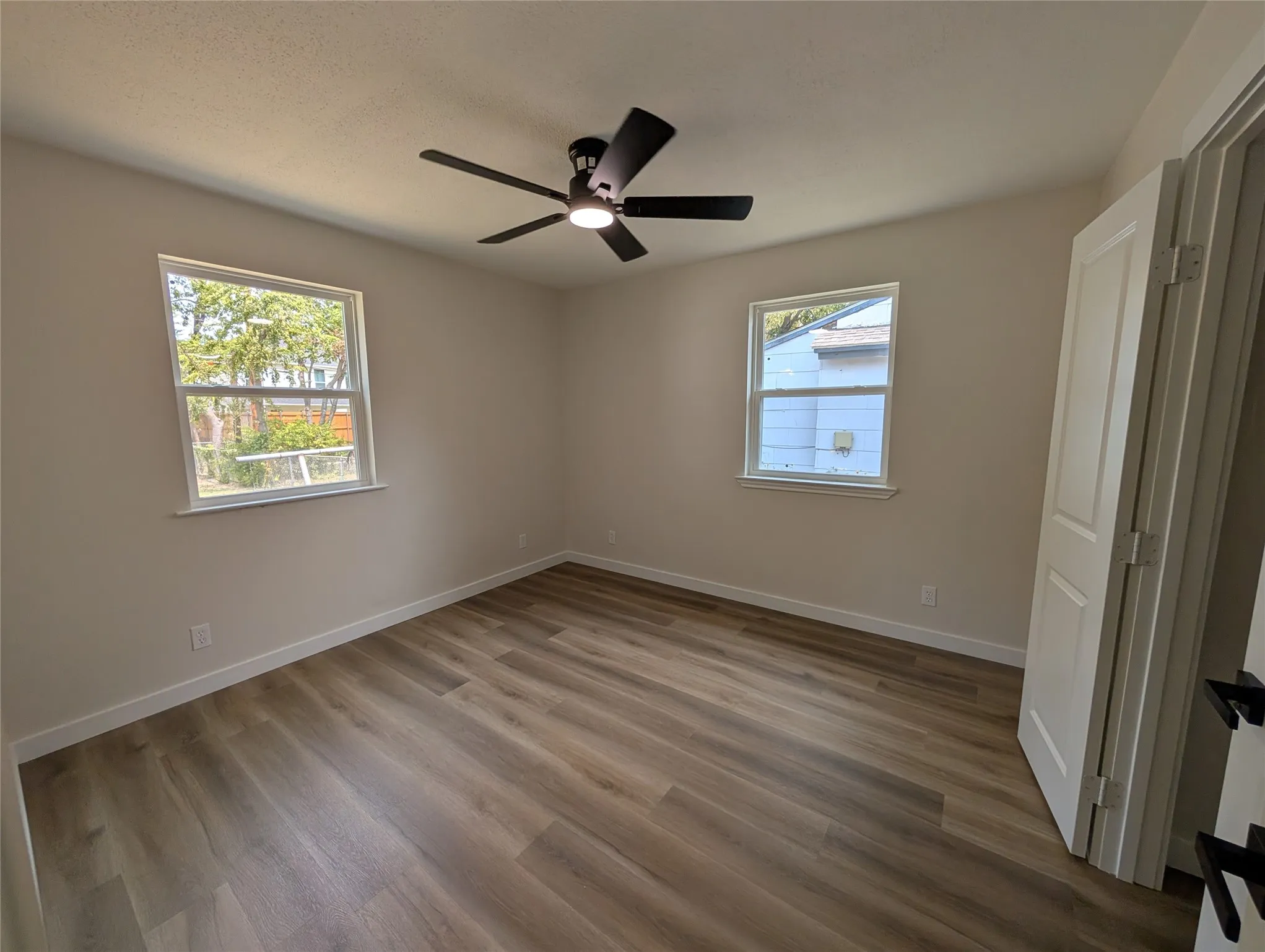 Single Family Residence For Rent in Dallas County , 2807 Andrea Lane, Dallas, Texas 75228, 3 Bedroom, 2 Bathroom, Garage spaces, 1,091 Sqft, built in 1955, mls#21369266, Real Estate Agent in Dallas, Homes For Rent in Dallas county, Homes For Rent in Dallas, Realtor in Dallas Texas, Real Estate Brokerage Independent Realty Texas, Luminita Cordes Realtor