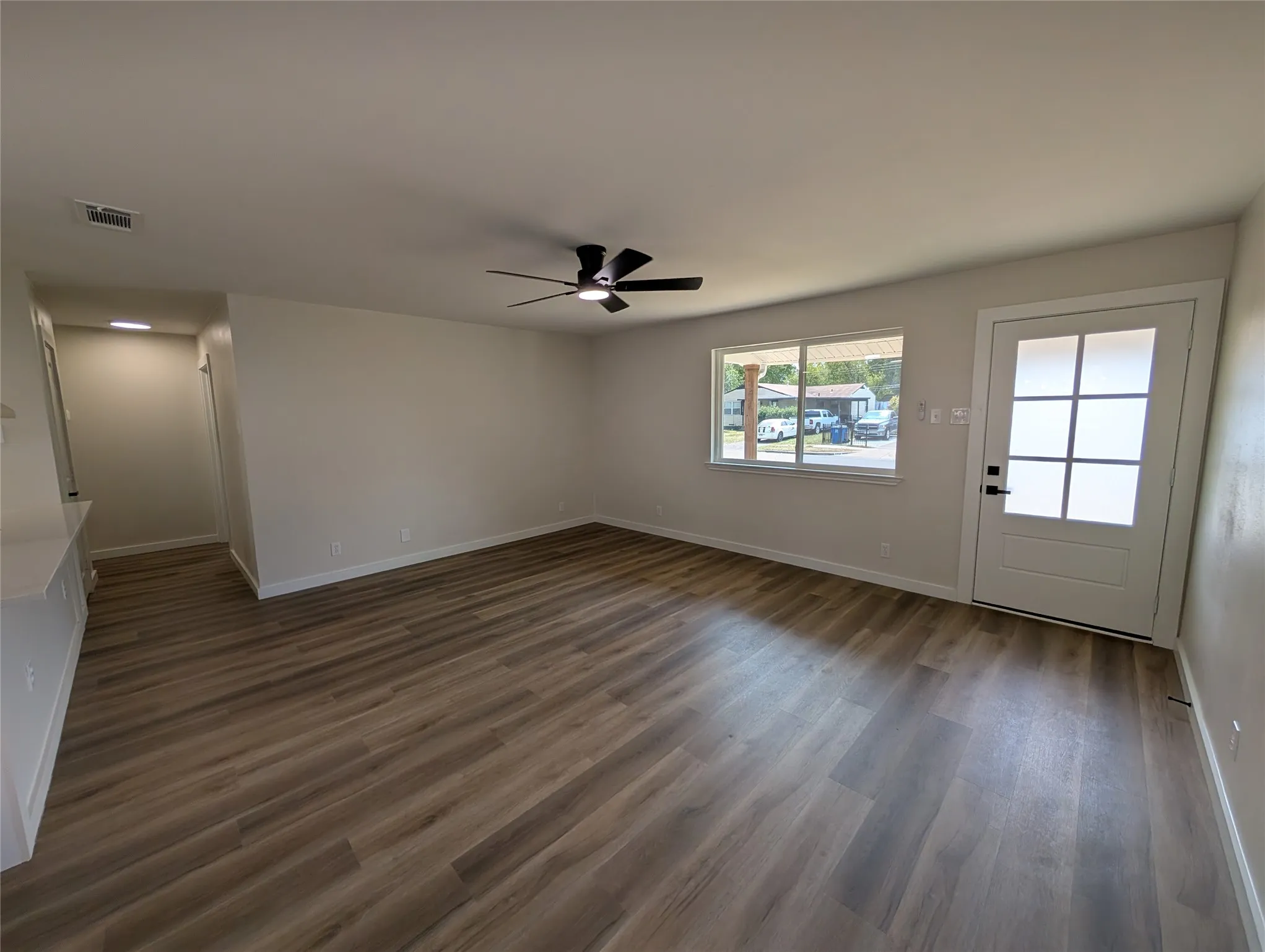 Single Family Residence For Rent in Dallas County , 2807 Andrea Lane, Dallas, Texas 75228, 3 Bedroom, 2 Bathroom, Garage spaces, 1,091 Sqft, built in 1955, mls#21369266, Real Estate Agent in Dallas, Homes For Rent in Dallas county, Homes For Rent in Dallas, Realtor in Dallas Texas, Real Estate Brokerage Independent Realty Texas, Luminita Cordes Realtor