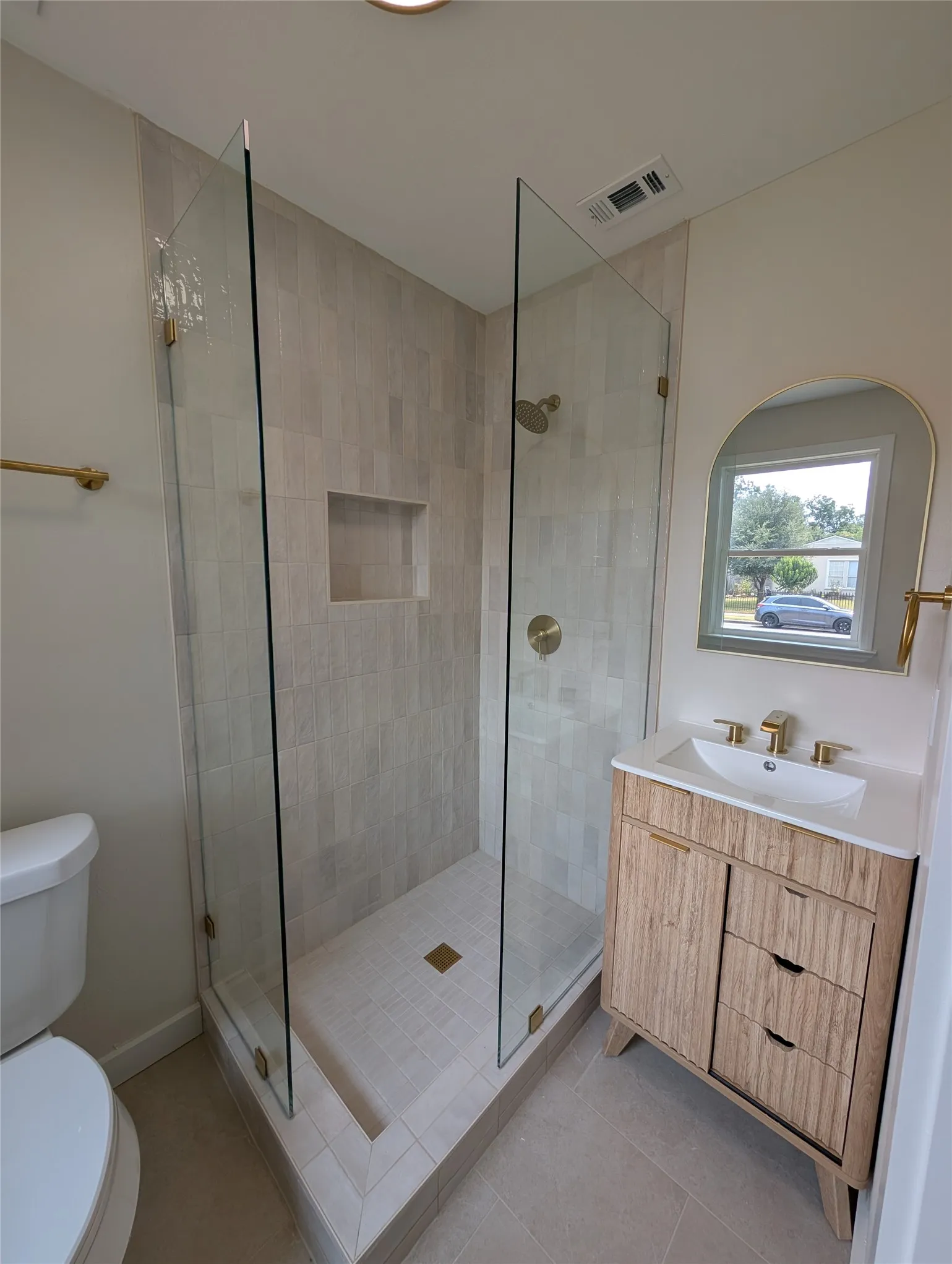 Single Family Residence For Rent in Dallas County , 2807 Andrea Lane, Dallas, Texas 75228, 3 Bedroom, 2 Bathroom, Garage spaces, 1,091 Sqft, built in 1955, mls#21369266, Real Estate Agent in Dallas, Homes For Rent in Dallas county, Homes For Rent in Dallas, Realtor in Dallas Texas, Real Estate Brokerage Independent Realty Texas, Luminita Cordes Realtor