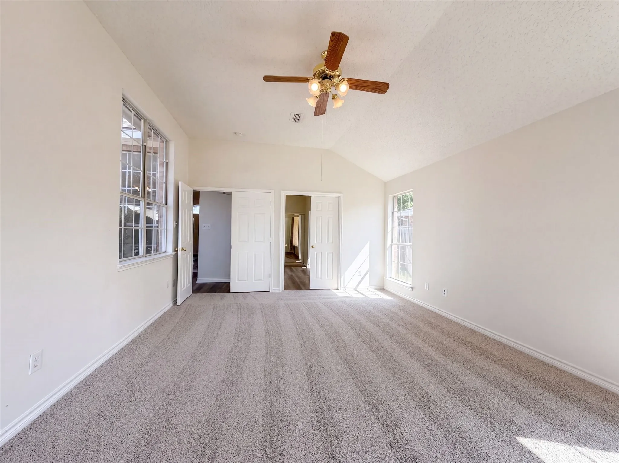 Single Family Residence For Sale in Tarrant County , 2915 Olympia Drive, Grand Prairie, Texas 75052, 4 Bedroom, 3 Bathroom, 2 Garage spaces, 2,713 Sqft, built in 1992, mls#21369258, Real Estate Agent in Grand Prairie, Homes For Sale in Tarrant county, Homes For Sale in Grand Prairie, Realtor in Grand Prairie Texas, Real Estate Brokerage Independent Realty Texas, Luminita Cordes Realtor