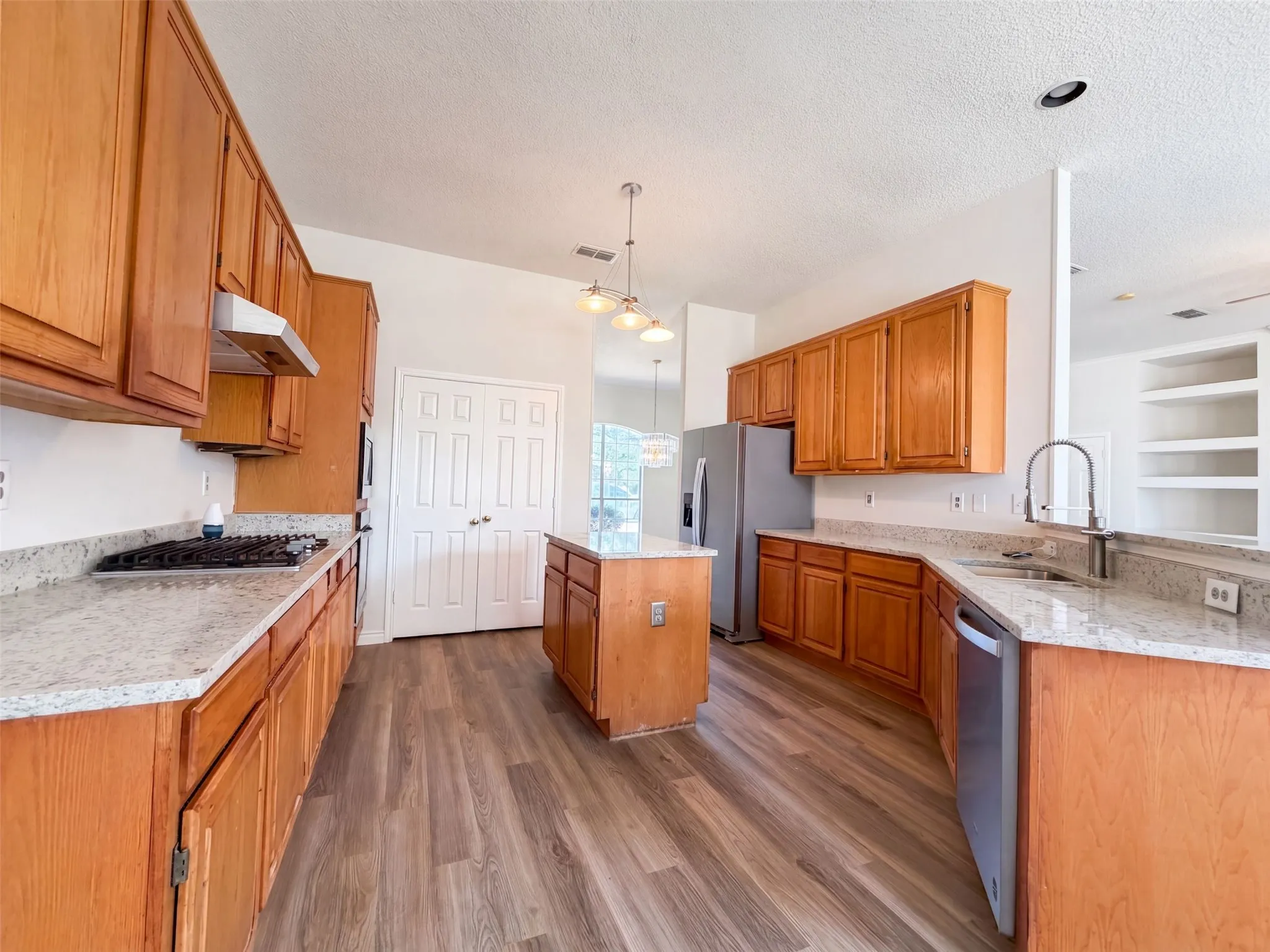 Single Family Residence For Sale in Tarrant County , 2915 Olympia Drive, Grand Prairie, Texas 75052, 4 Bedroom, 3 Bathroom, 2 Garage spaces, 2,713 Sqft, built in 1992, mls#21369258, Real Estate Agent in Grand Prairie, Homes For Sale in Tarrant county, Homes For Sale in Grand Prairie, Realtor in Grand Prairie Texas, Real Estate Brokerage Independent Realty Texas, Luminita Cordes Realtor