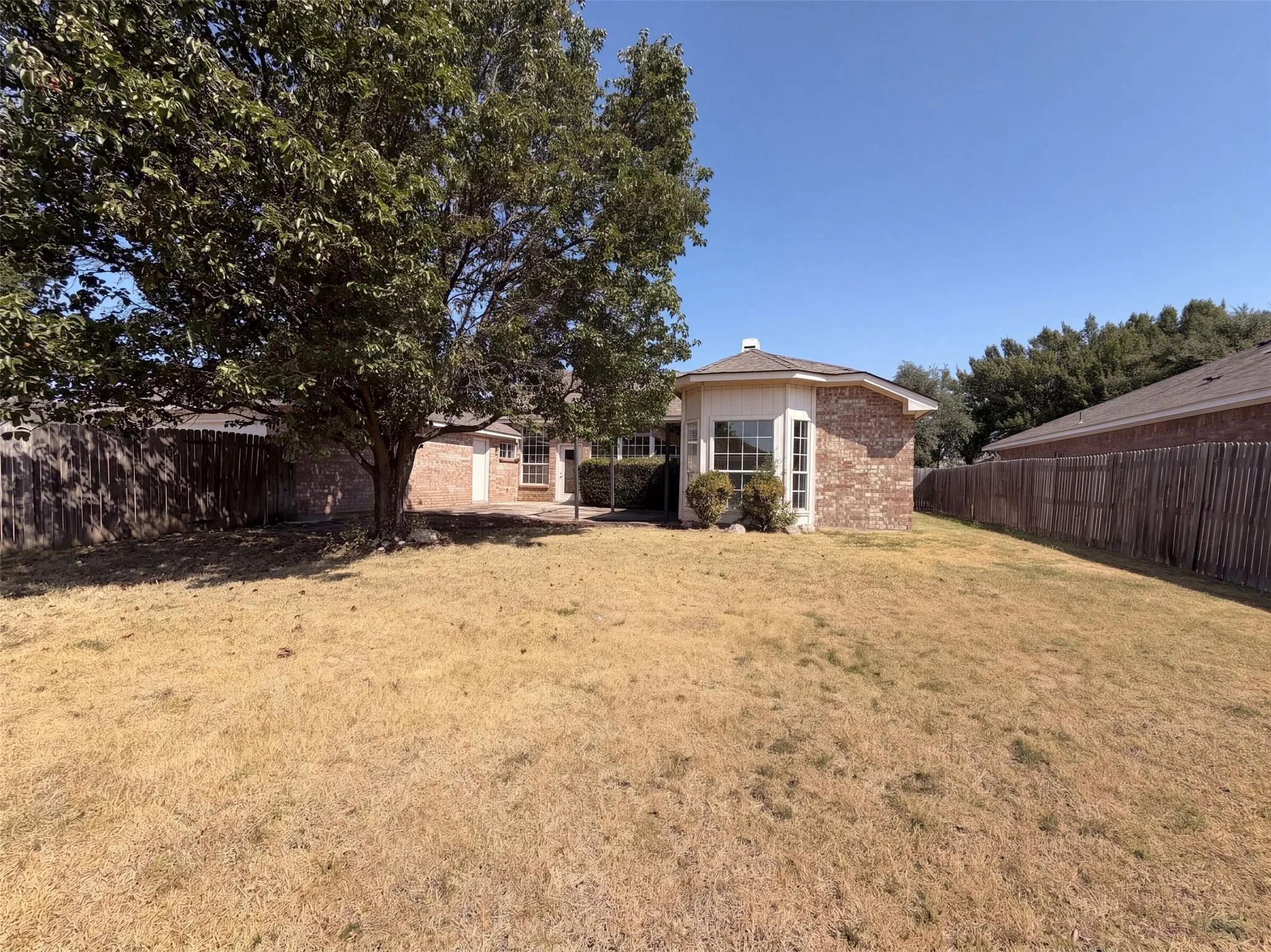 Single Family Residence For Sale in Tarrant County , 2915 Olympia Drive, Grand Prairie, Texas 75052, 4 Bedroom, 3 Bathroom, 2 Garage spaces, 2,713 Sqft, built in 1992, mls#21369258, Real Estate Agent in Grand Prairie, Homes For Sale in Tarrant county, Homes For Sale in Grand Prairie, Realtor in Grand Prairie Texas, Real Estate Brokerage Independent Realty Texas, Luminita Cordes Realtor
