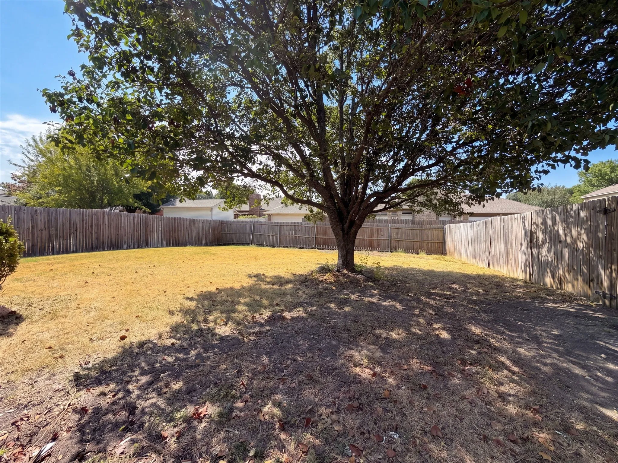 Single Family Residence For Sale in Tarrant County , 2915 Olympia Drive, Grand Prairie, Texas 75052, 4 Bedroom, 3 Bathroom, 2 Garage spaces, 2,713 Sqft, built in 1992, mls#21369258, Real Estate Agent in Grand Prairie, Homes For Sale in Tarrant county, Homes For Sale in Grand Prairie, Realtor in Grand Prairie Texas, Real Estate Brokerage Independent Realty Texas, Luminita Cordes Realtor