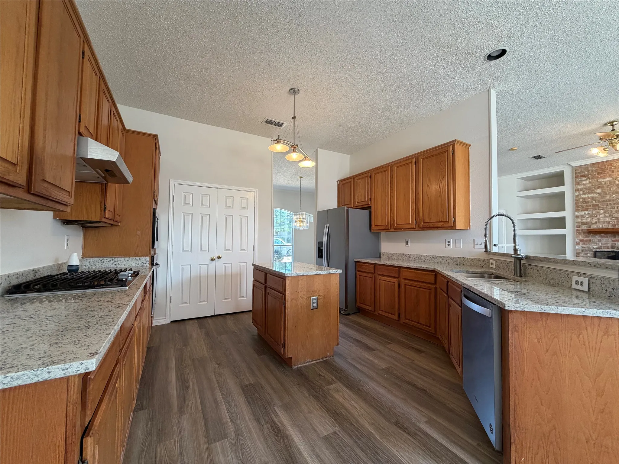 Single Family Residence For Sale in Tarrant County , 2915 Olympia Drive, Grand Prairie, Texas 75052, 4 Bedroom, 3 Bathroom, 2 Garage spaces, 2,713 Sqft, built in 1992, mls#21369258, Real Estate Agent in Grand Prairie, Homes For Sale in Tarrant county, Homes For Sale in Grand Prairie, Realtor in Grand Prairie Texas, Real Estate Brokerage Independent Realty Texas, Luminita Cordes Realtor