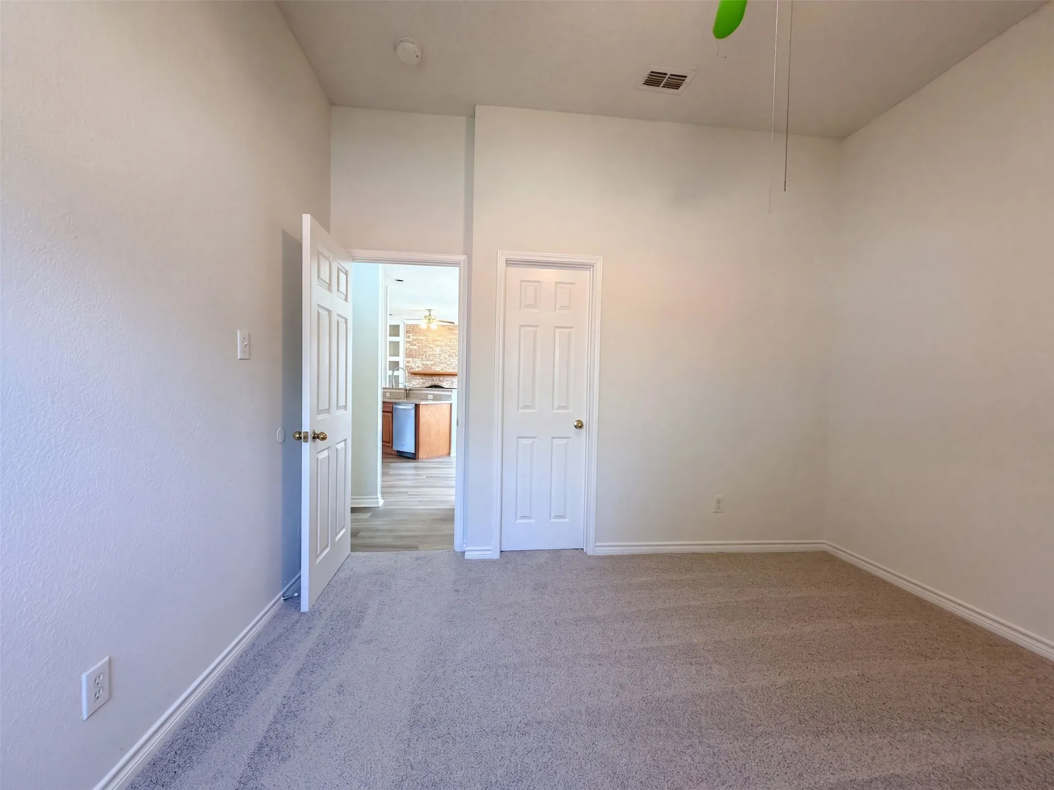 Single Family Residence For Sale in Tarrant County , 2915 Olympia Drive, Grand Prairie, Texas 75052, 4 Bedroom, 3 Bathroom, 2 Garage spaces, 2,713 Sqft, built in 1992, mls#21369258, Real Estate Agent in Grand Prairie, Homes For Sale in Tarrant county, Homes For Sale in Grand Prairie, Realtor in Grand Prairie Texas, Real Estate Brokerage Independent Realty Texas, Luminita Cordes Realtor