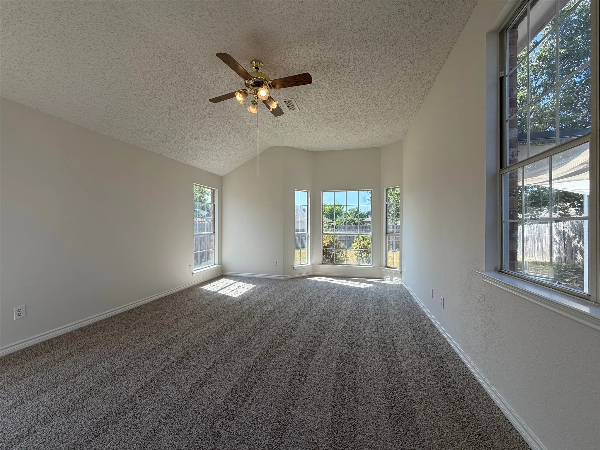 Single Family Residence For Sale in Tarrant County , 2915 Olympia Drive, Grand Prairie, Texas 75052, 4 Bedroom, 3 Bathroom, 2 Garage spaces, 2,713 Sqft, built in 1992, mls#21369258, Real Estate Agent in Grand Prairie, Homes For Sale in Tarrant county, Homes For Sale in Grand Prairie, Realtor in Grand Prairie Texas, Real Estate Brokerage Independent Realty Texas, Luminita Cordes Realtor