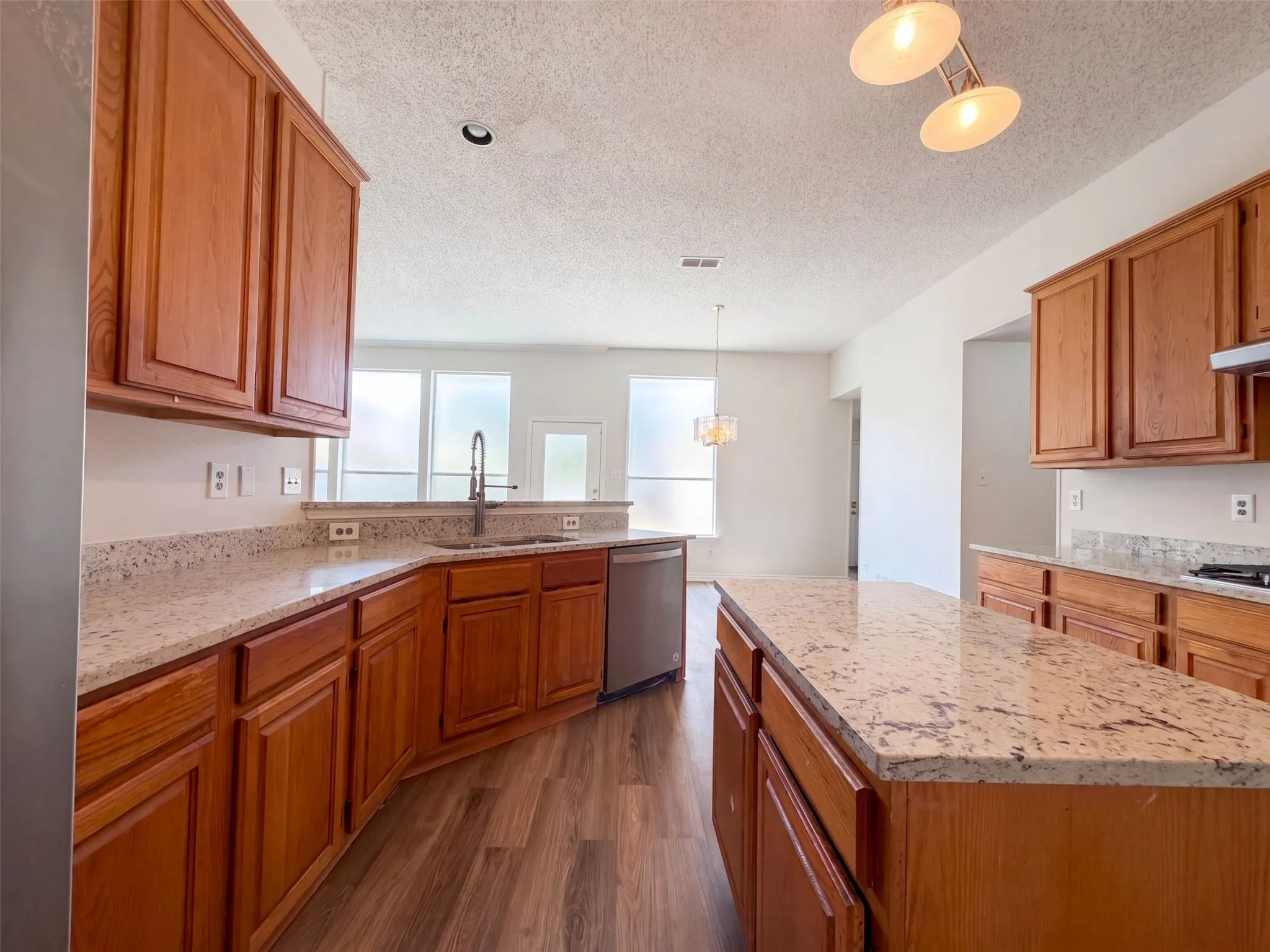Single Family Residence For Sale in Tarrant County , 2915 Olympia Drive, Grand Prairie, Texas 75052, 4 Bedroom, 3 Bathroom, 2 Garage spaces, 2,713 Sqft, built in 1992, mls#21369258, Real Estate Agent in Grand Prairie, Homes For Sale in Tarrant county, Homes For Sale in Grand Prairie, Realtor in Grand Prairie Texas, Real Estate Brokerage Independent Realty Texas, Luminita Cordes Realtor