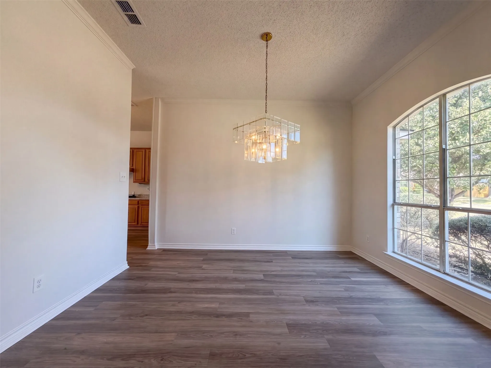 Single Family Residence For Sale in Tarrant County , 2915 Olympia Drive, Grand Prairie, Texas 75052, 4 Bedroom, 3 Bathroom, 2 Garage spaces, 2,713 Sqft, built in 1992, mls#21369258, Real Estate Agent in Grand Prairie, Homes For Sale in Tarrant county, Homes For Sale in Grand Prairie, Realtor in Grand Prairie Texas, Real Estate Brokerage Independent Realty Texas, Luminita Cordes Realtor