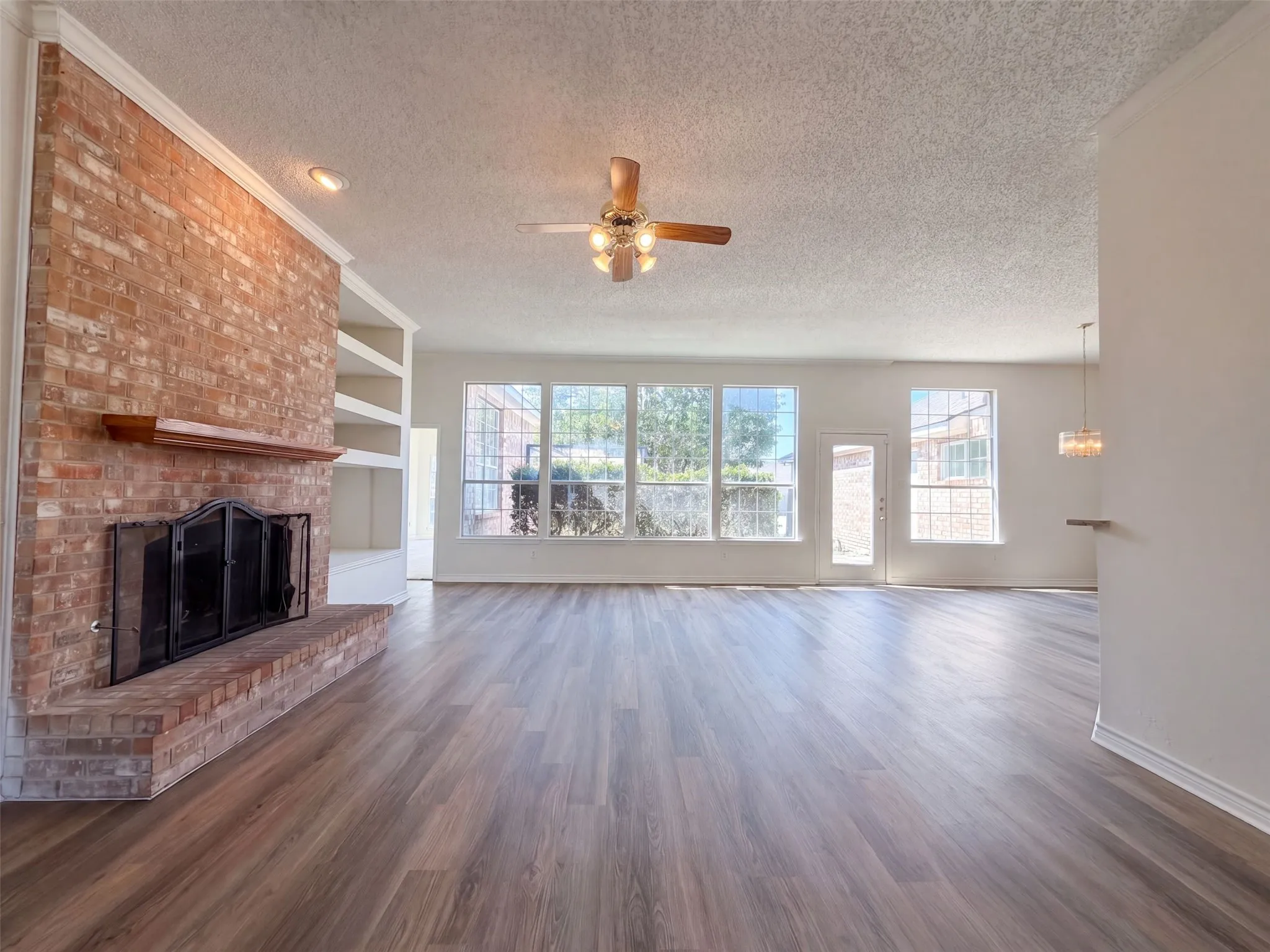 Single Family Residence For Sale in Tarrant County , 2915 Olympia Drive, Grand Prairie, Texas 75052, 4 Bedroom, 3 Bathroom, 2 Garage spaces, 2,713 Sqft, built in 1992, mls#21369258, Real Estate Agent in Grand Prairie, Homes For Sale in Tarrant county, Homes For Sale in Grand Prairie, Realtor in Grand Prairie Texas, Real Estate Brokerage Independent Realty Texas, Luminita Cordes Realtor