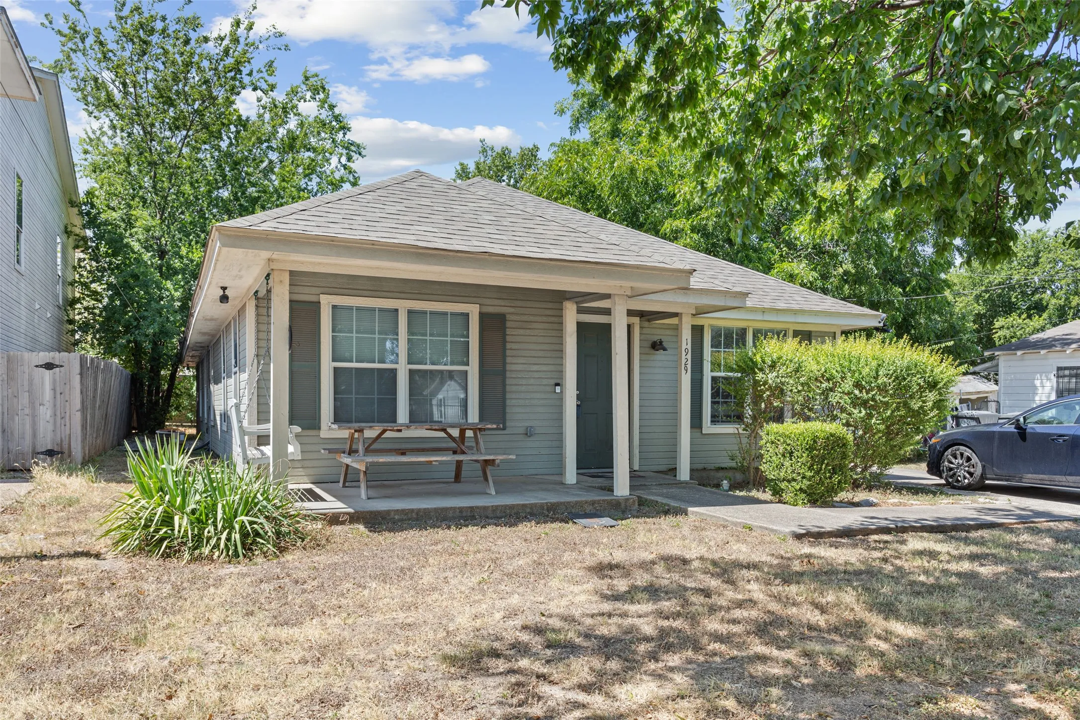 Single Family Residence For Sale in Mc Lennan County , 1929 S 14th Street, Waco, Texas 76706, 5 Bedroom, 2 Bathroom, Garage spaces, 1,648 Sqft, built in 2004, mls#21360534, Real Estate Agent in Waco, Homes For Sale in Mc Lennan county, Homes For Sale in Waco, Realtor in Waco Texas, Real Estate Brokerage Independent Realty Texas, Luminita Cordes Realtor