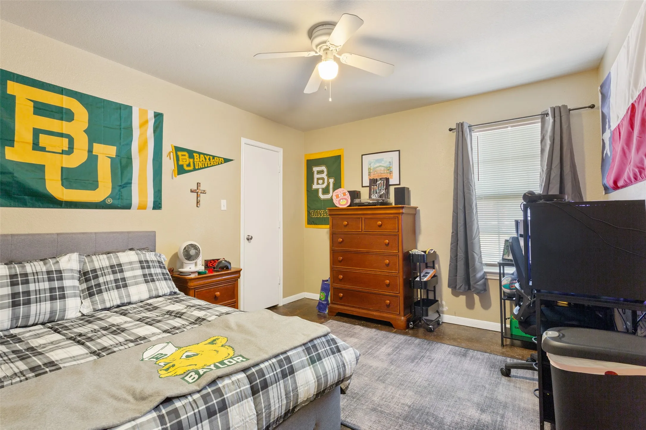 Single Family Residence For Sale in Mc Lennan County , 1929 S 14th Street, Waco, Texas 76706, 5 Bedroom, 2 Bathroom, Garage spaces, 1,648 Sqft, built in 2004, mls#21360534, Real Estate Agent in Waco, Homes For Sale in Mc Lennan county, Homes For Sale in Waco, Realtor in Waco Texas, Real Estate Brokerage Independent Realty Texas, Luminita Cordes Realtor
