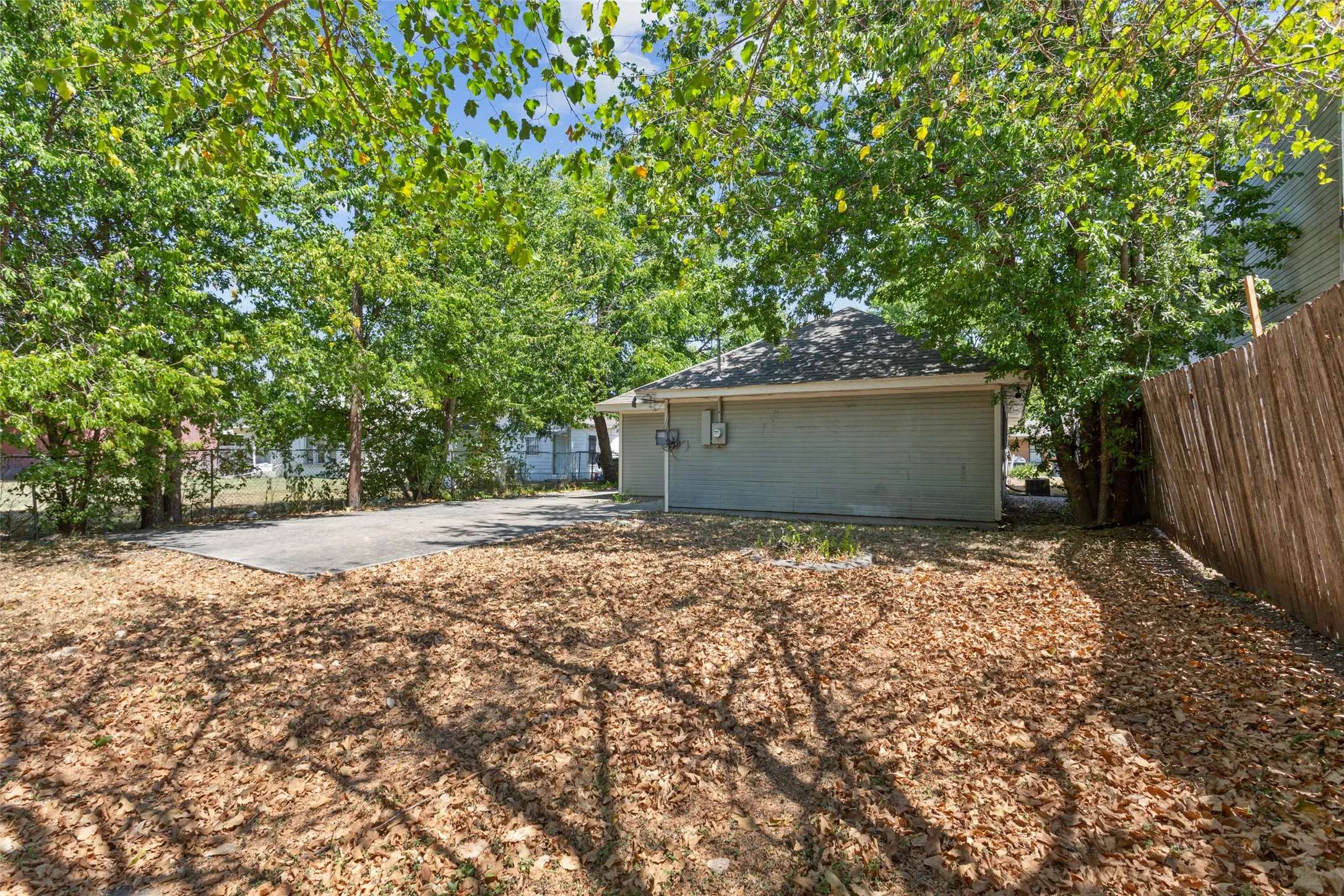 Single Family Residence For Sale in Mc Lennan County , 1929 S 14th Street, Waco, Texas 76706, 5 Bedroom, 2 Bathroom, Garage spaces, 1,648 Sqft, built in 2004, mls#21360534, Real Estate Agent in Waco, Homes For Sale in Mc Lennan county, Homes For Sale in Waco, Realtor in Waco Texas, Real Estate Brokerage Independent Realty Texas, Luminita Cordes Realtor