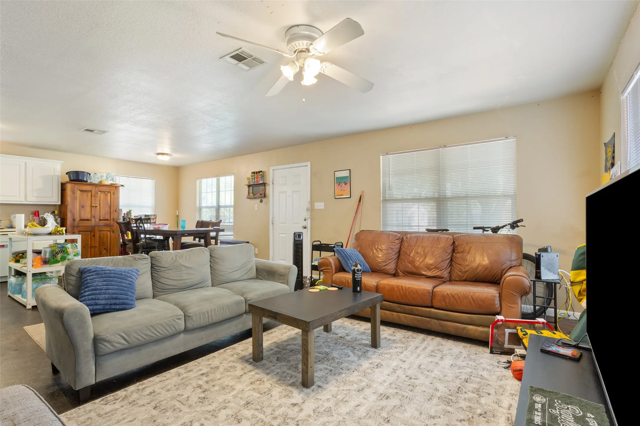 Single Family Residence For Sale in Mc Lennan County , 1929 S 14th Street, Waco, Texas 76706, 5 Bedroom, 2 Bathroom, Garage spaces, 1,648 Sqft, built in 2004, mls#21360534, Real Estate Agent in Waco, Homes For Sale in Mc Lennan county, Homes For Sale in Waco, Realtor in Waco Texas, Real Estate Brokerage Independent Realty Texas, Luminita Cordes Realtor