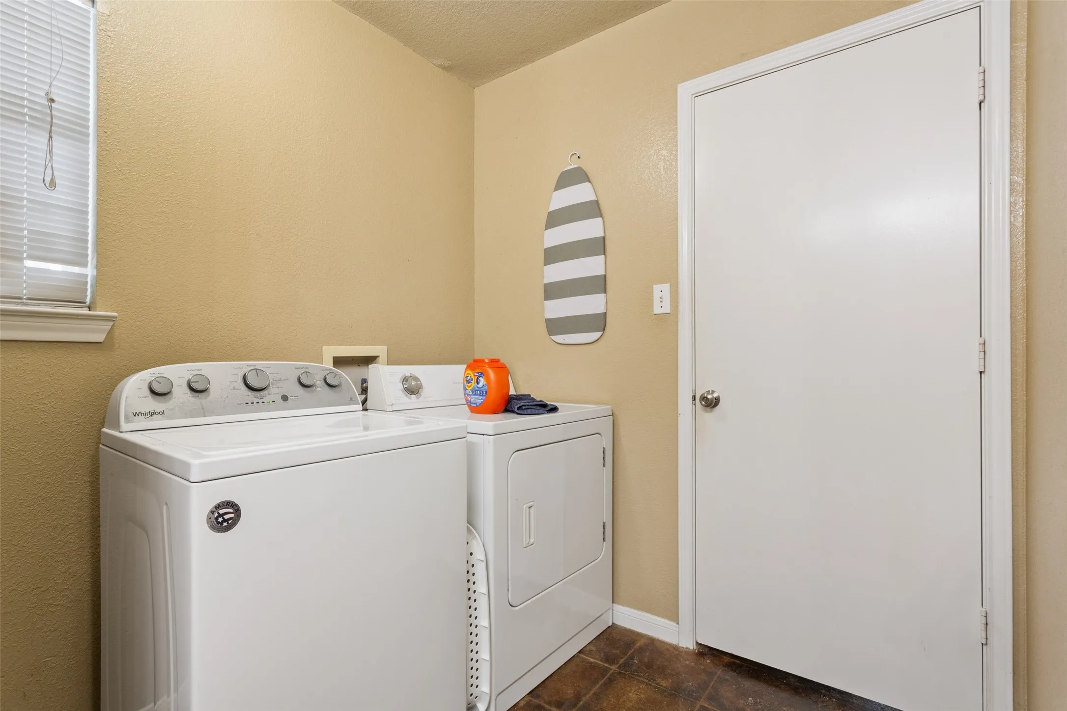 Single Family Residence For Sale in Mc Lennan County , 1929 S 14th Street, Waco, Texas 76706, 5 Bedroom, 2 Bathroom, Garage spaces, 1,648 Sqft, built in 2004, mls#21360534, Real Estate Agent in Waco, Homes For Sale in Mc Lennan county, Homes For Sale in Waco, Realtor in Waco Texas, Real Estate Brokerage Independent Realty Texas, Luminita Cordes Realtor