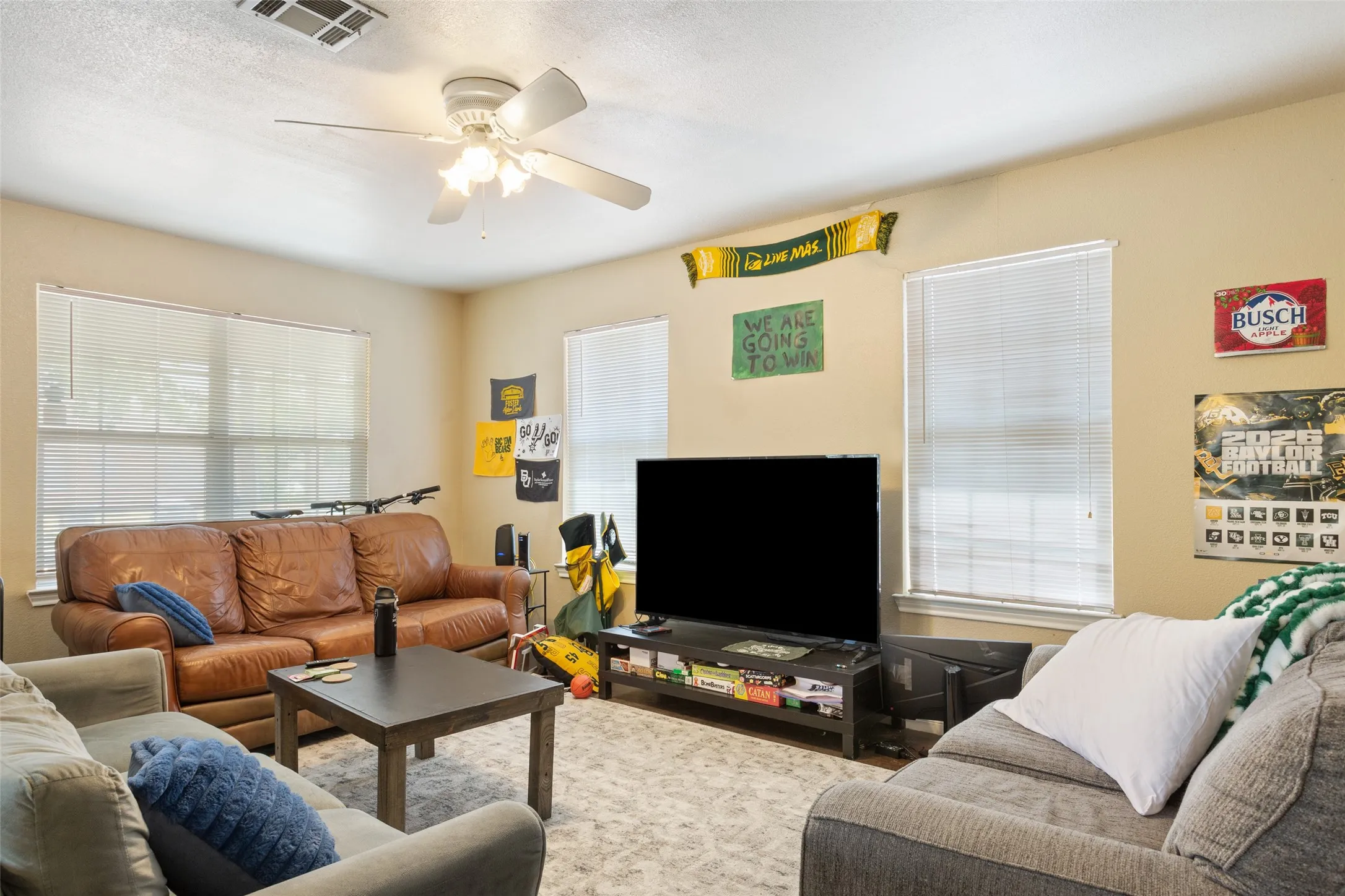 Single Family Residence For Sale in Mc Lennan County , 1929 S 14th Street, Waco, Texas 76706, 5 Bedroom, 2 Bathroom, Garage spaces, 1,648 Sqft, built in 2004, mls#21360534, Real Estate Agent in Waco, Homes For Sale in Mc Lennan county, Homes For Sale in Waco, Realtor in Waco Texas, Real Estate Brokerage Independent Realty Texas, Luminita Cordes Realtor