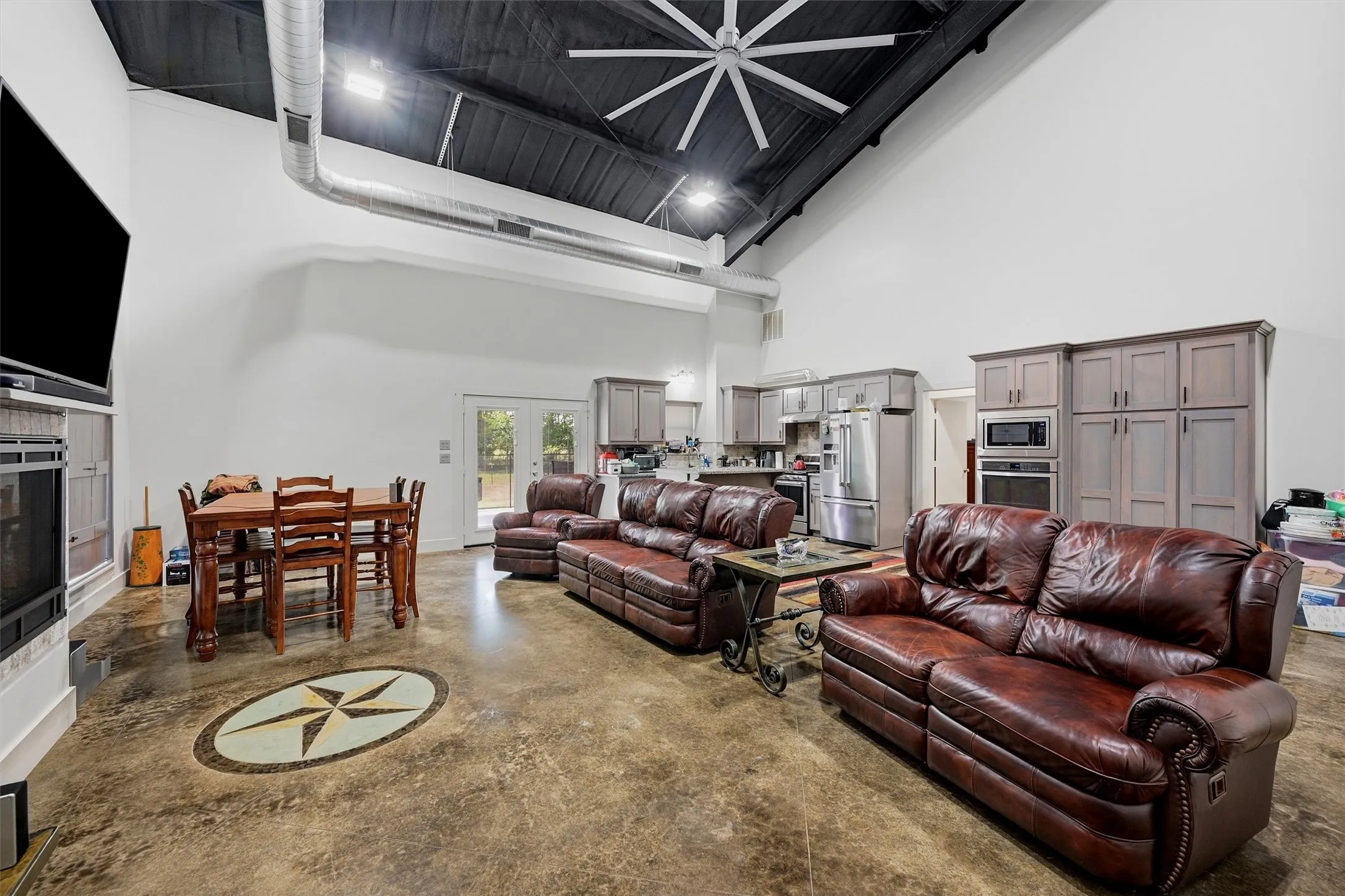 Single Family Residence For Sale in Cooke County , 82 CR 2112, Gainesville, Texas 76240, 2 Bedroom, 2 Bathroom, 1 Garage spaces, 3,880 Sqft, built in 2018, mls#21368084, Real Estate Agent in Gainesville, Homes For Sale in Cooke county, Homes For Sale in Gainesville, Realtor in Gainesville Texas, Real Estate Brokerage Independent Realty Texas, Luminita Cordes Realtor