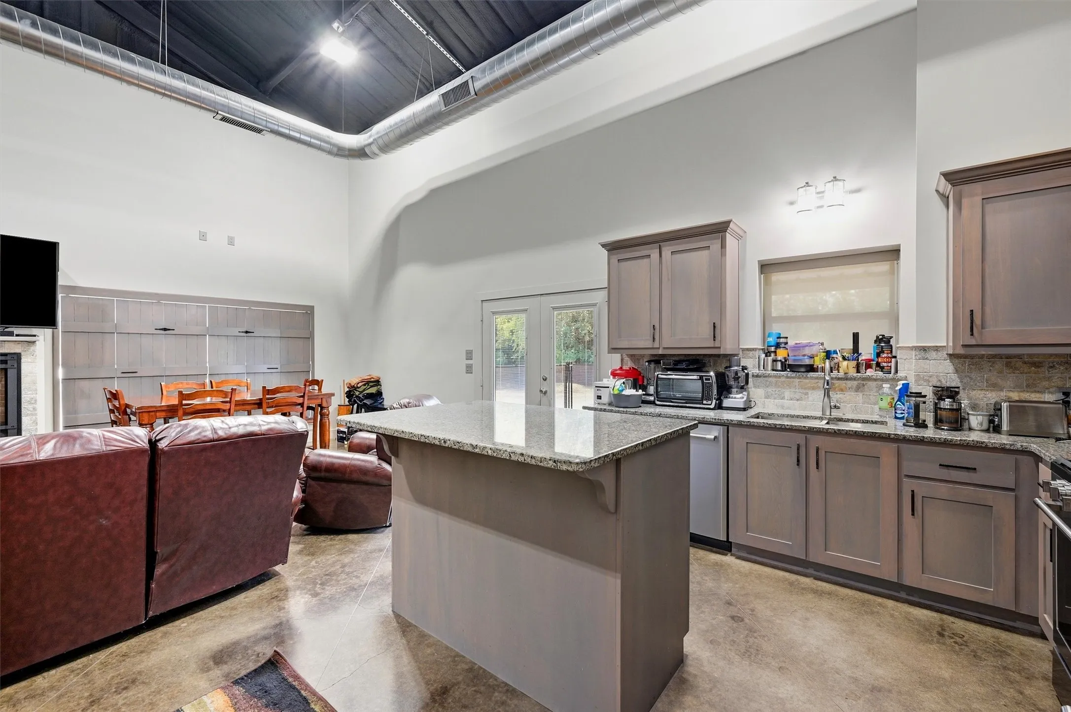 Single Family Residence For Sale in Cooke County , 82 CR 2112, Gainesville, Texas 76240, 2 Bedroom, 2 Bathroom, 1 Garage spaces, 3,880 Sqft, built in 2018, mls#21368084, Real Estate Agent in Gainesville, Homes For Sale in Cooke county, Homes For Sale in Gainesville, Realtor in Gainesville Texas, Real Estate Brokerage Independent Realty Texas, Luminita Cordes Realtor
