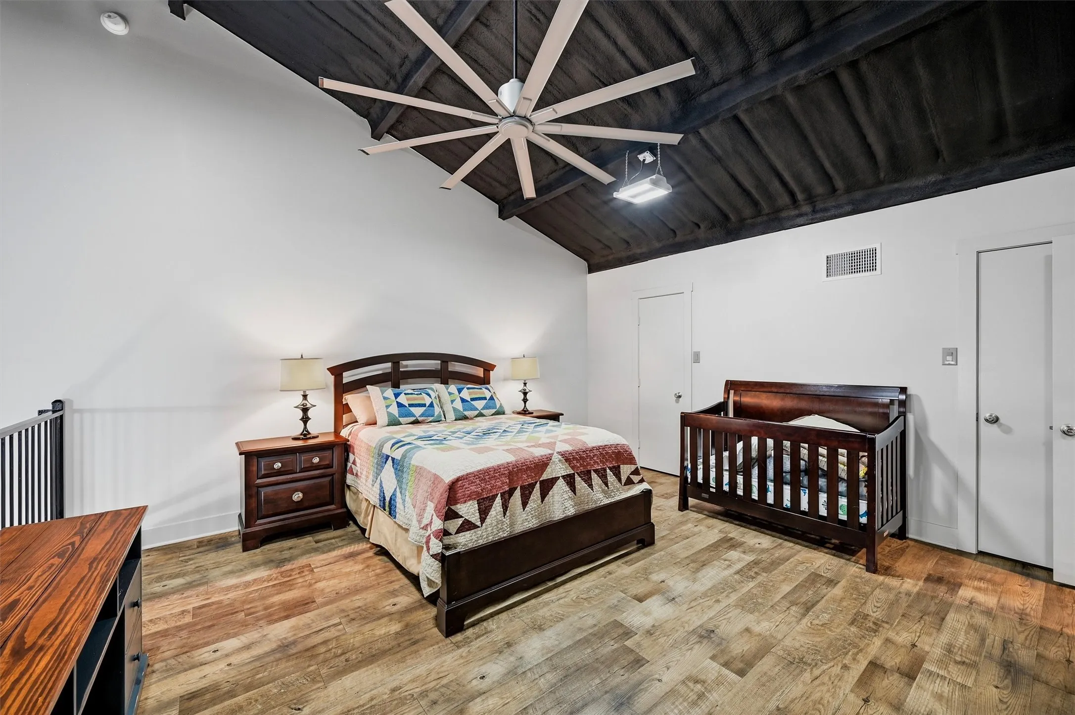 Single Family Residence For Sale in Cooke County , 82 CR 2112, Gainesville, Texas 76240, 2 Bedroom, 2 Bathroom, 1 Garage spaces, 3,880 Sqft, built in 2018, mls#21368084, Real Estate Agent in Gainesville, Homes For Sale in Cooke county, Homes For Sale in Gainesville, Realtor in Gainesville Texas, Real Estate Brokerage Independent Realty Texas, Luminita Cordes Realtor