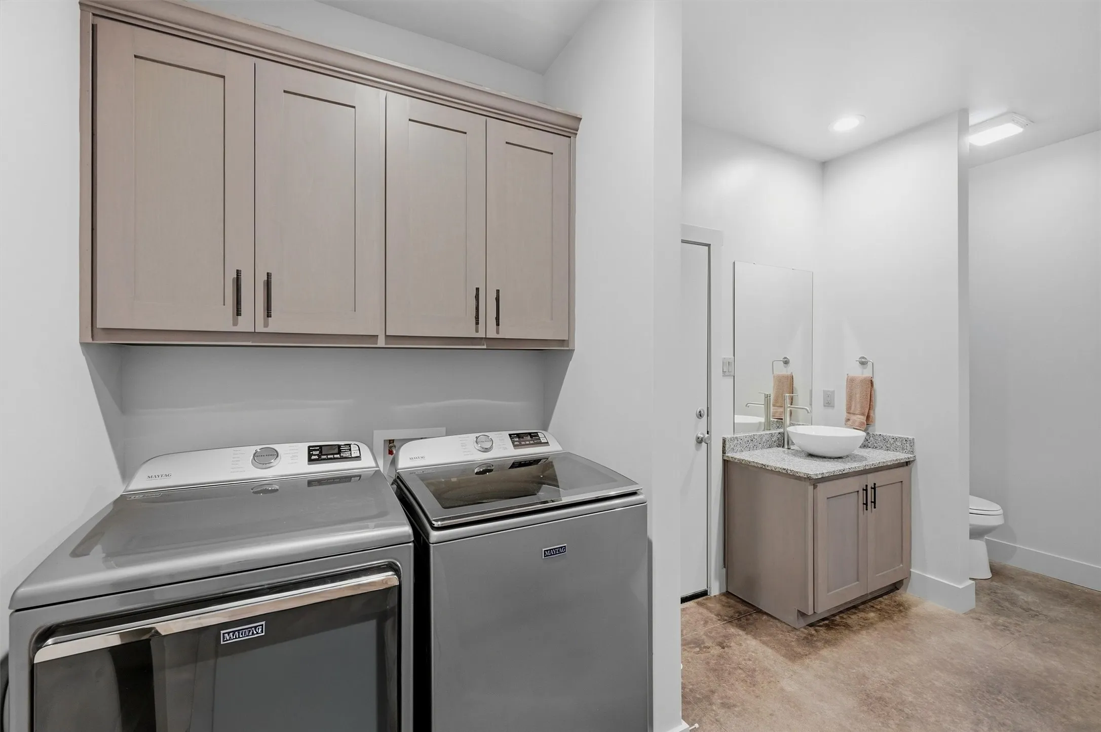 Single Family Residence For Sale in Cooke County , 82 CR 2112, Gainesville, Texas 76240, 2 Bedroom, 2 Bathroom, 1 Garage spaces, 3,880 Sqft, built in 2018, mls#21368084, Real Estate Agent in Gainesville, Homes For Sale in Cooke county, Homes For Sale in Gainesville, Realtor in Gainesville Texas, Real Estate Brokerage Independent Realty Texas, Luminita Cordes Realtor