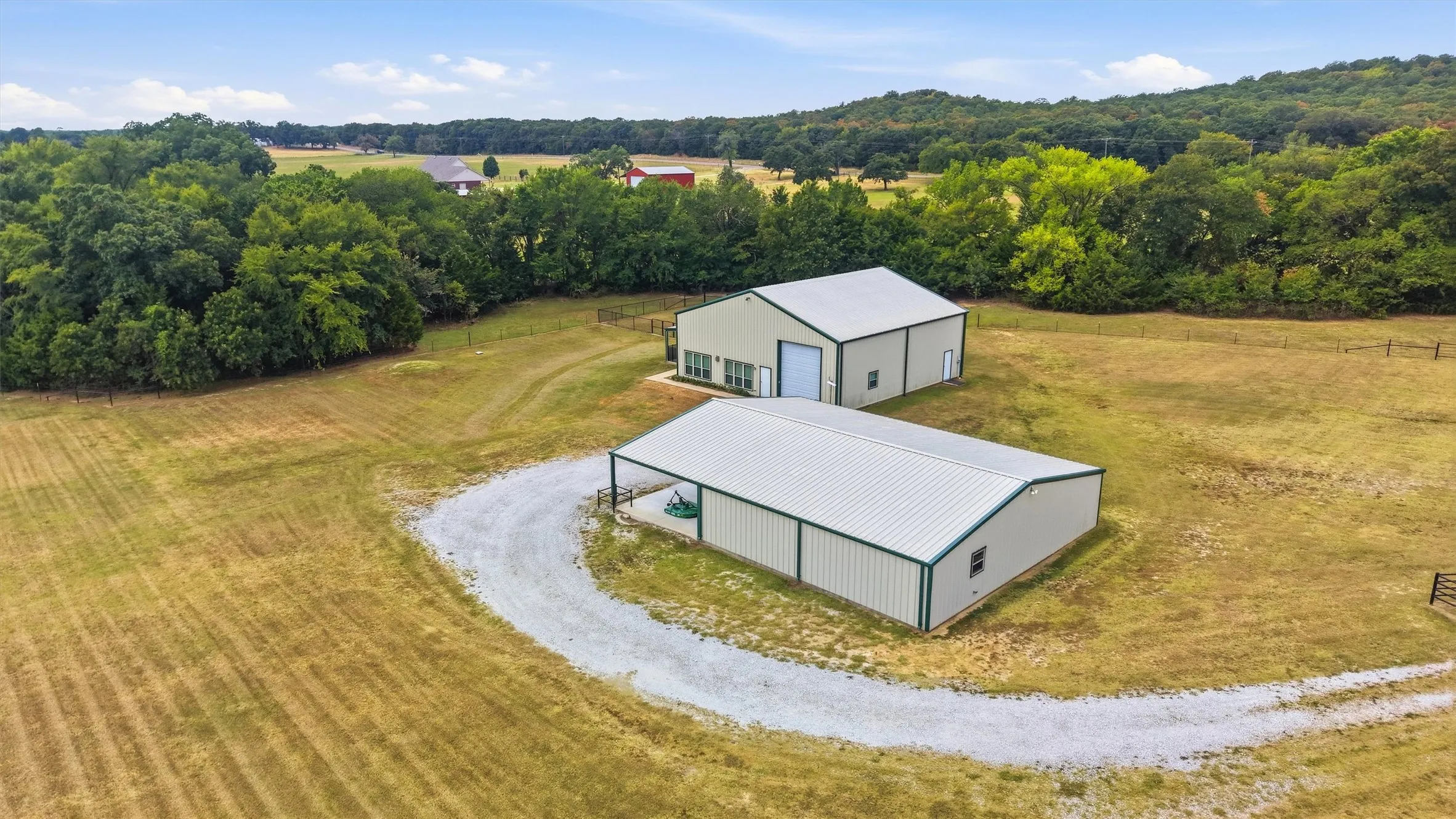 Single Family Residence For Sale in Cooke County , 82 CR 2112, Gainesville, Texas 76240, 2 Bedroom, 2 Bathroom, 1 Garage spaces, 3,880 Sqft, built in 2018, mls#21368084, Real Estate Agent in Gainesville, Homes For Sale in Cooke county, Homes For Sale in Gainesville, Realtor in Gainesville Texas, Real Estate Brokerage Independent Realty Texas, Luminita Cordes Realtor