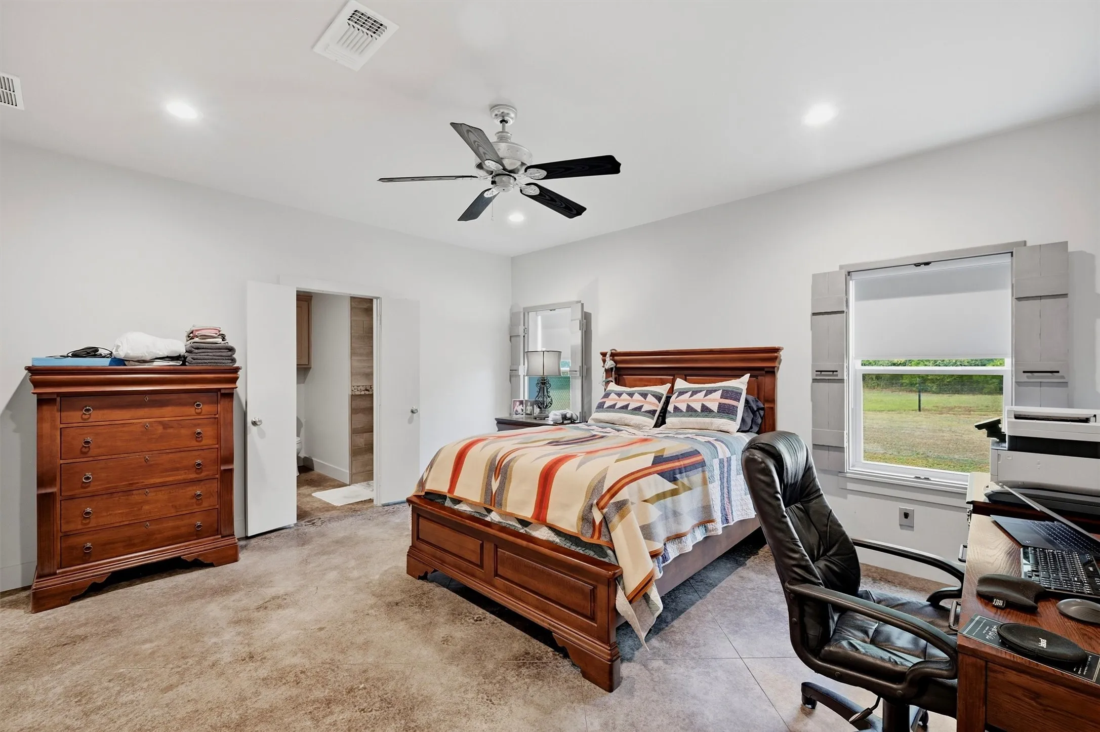 Single Family Residence For Sale in Cooke County , 82 CR 2112, Gainesville, Texas 76240, 2 Bedroom, 2 Bathroom, 1 Garage spaces, 3,880 Sqft, built in 2018, mls#21368084, Real Estate Agent in Gainesville, Homes For Sale in Cooke county, Homes For Sale in Gainesville, Realtor in Gainesville Texas, Real Estate Brokerage Independent Realty Texas, Luminita Cordes Realtor