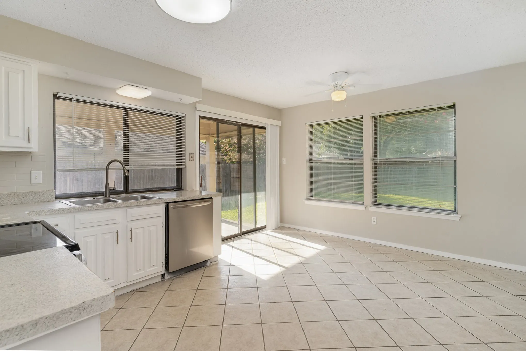 Single Family Residence For Rent in Dallas County , 2311 Lawnmeadow Drive, Richardson, Texas 75080, 3 Bedroom, 2 Bathroom, 2 Garage spaces, 1,535 Sqft, built in 1971, mls#21369271, Real Estate Agent in Richardson, Homes For Rent in Dallas county, Homes For Rent in Richardson, Realtor in Richardson Texas, Real Estate Brokerage Independent Realty Texas, Luminita Cordes Realtor