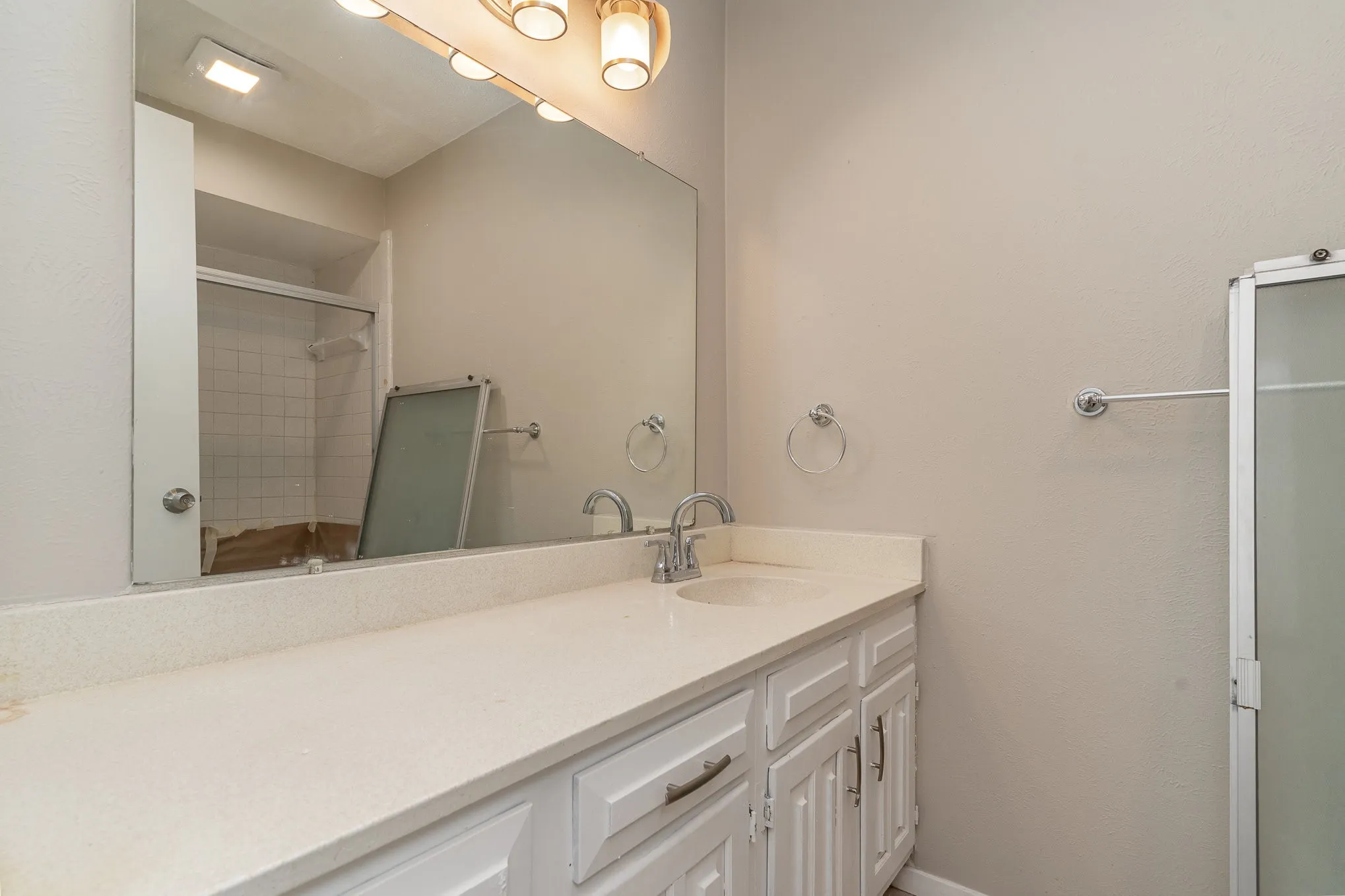Single Family Residence For Rent in Dallas County , 2311 Lawnmeadow Drive, Richardson, Texas 75080, 3 Bedroom, 2 Bathroom, 2 Garage spaces, 1,535 Sqft, built in 1971, mls#21369271, Real Estate Agent in Richardson, Homes For Rent in Dallas county, Homes For Rent in Richardson, Realtor in Richardson Texas, Real Estate Brokerage Independent Realty Texas, Luminita Cordes Realtor