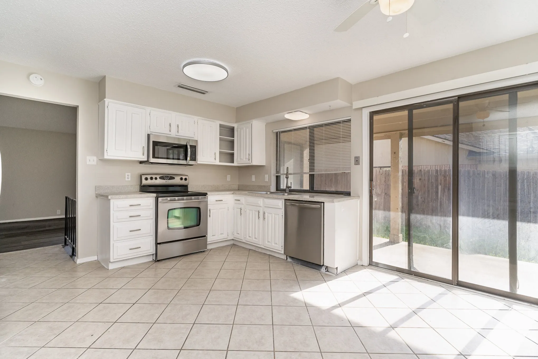 Single Family Residence For Rent in Dallas County , 2311 Lawnmeadow Drive, Richardson, Texas 75080, 3 Bedroom, 2 Bathroom, 2 Garage spaces, 1,535 Sqft, built in 1971, mls#21369271, Real Estate Agent in Richardson, Homes For Rent in Dallas county, Homes For Rent in Richardson, Realtor in Richardson Texas, Real Estate Brokerage Independent Realty Texas, Luminita Cordes Realtor