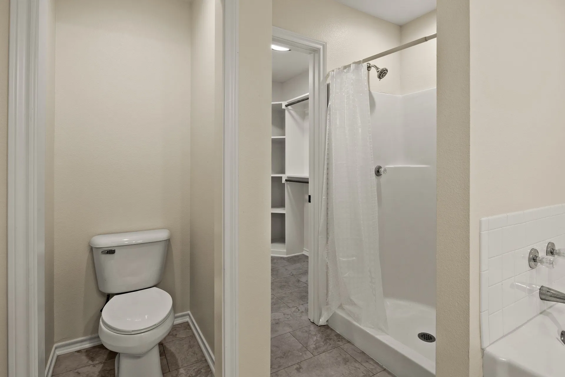 Single Family Residence For Sale in Camp County , 307 Bob White, Pittsburg, Texas 75686, 3 Bedroom, 2 Bathroom, 2 Garage spaces, 1,948 Sqft, built in 2002, mls#21369156, Real Estate Agent in Pittsburg, Homes For Sale in Camp county, Homes For Sale in Pittsburg, Realtor in Pittsburg Texas, Real Estate Brokerage Independent Realty Texas, Luminita Cordes Realtor
