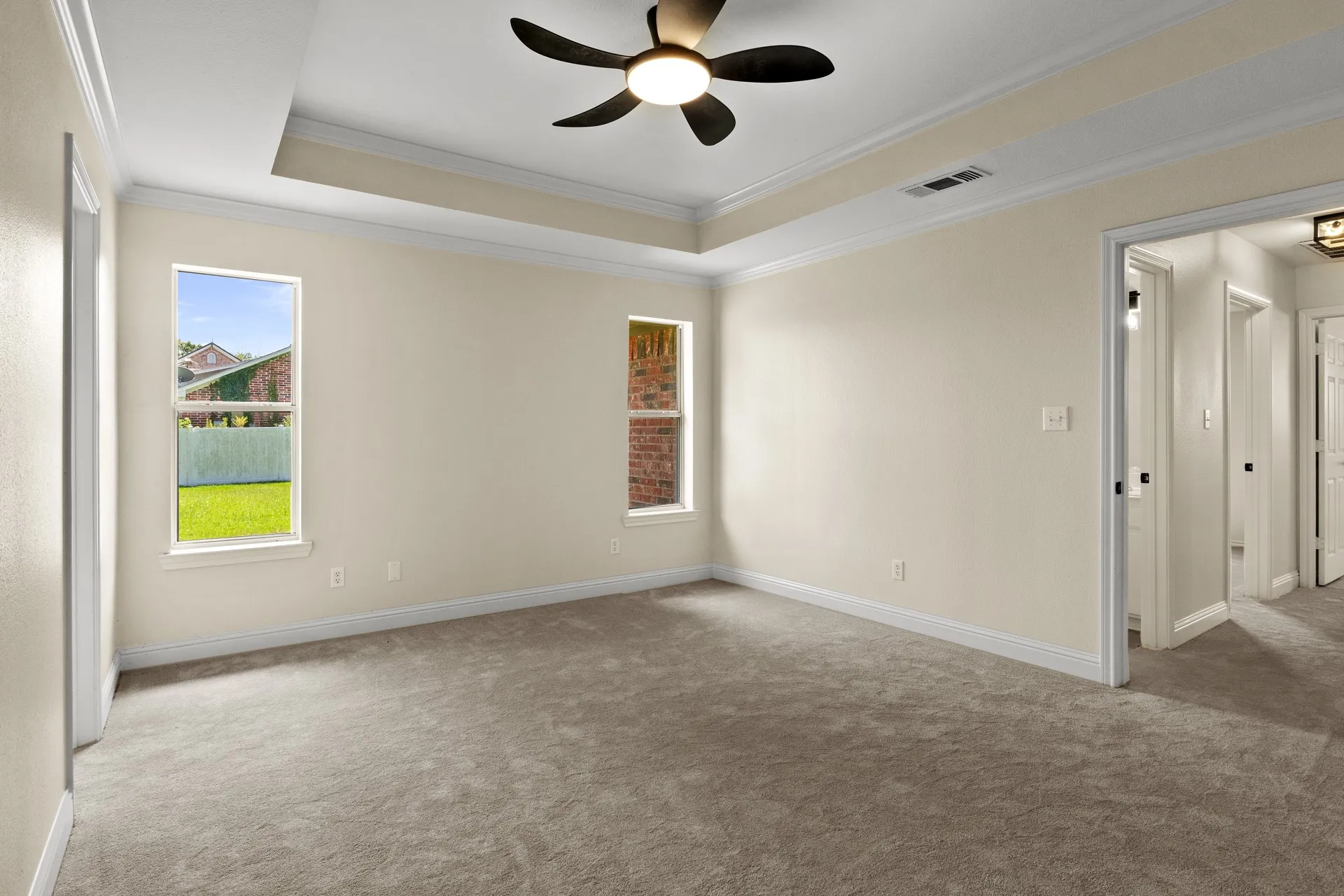 Single Family Residence For Sale in Camp County , 307 Bob White, Pittsburg, Texas 75686, 3 Bedroom, 2 Bathroom, 2 Garage spaces, 1,948 Sqft, built in 2002, mls#21369156, Real Estate Agent in Pittsburg, Homes For Sale in Camp county, Homes For Sale in Pittsburg, Realtor in Pittsburg Texas, Real Estate Brokerage Independent Realty Texas, Luminita Cordes Realtor