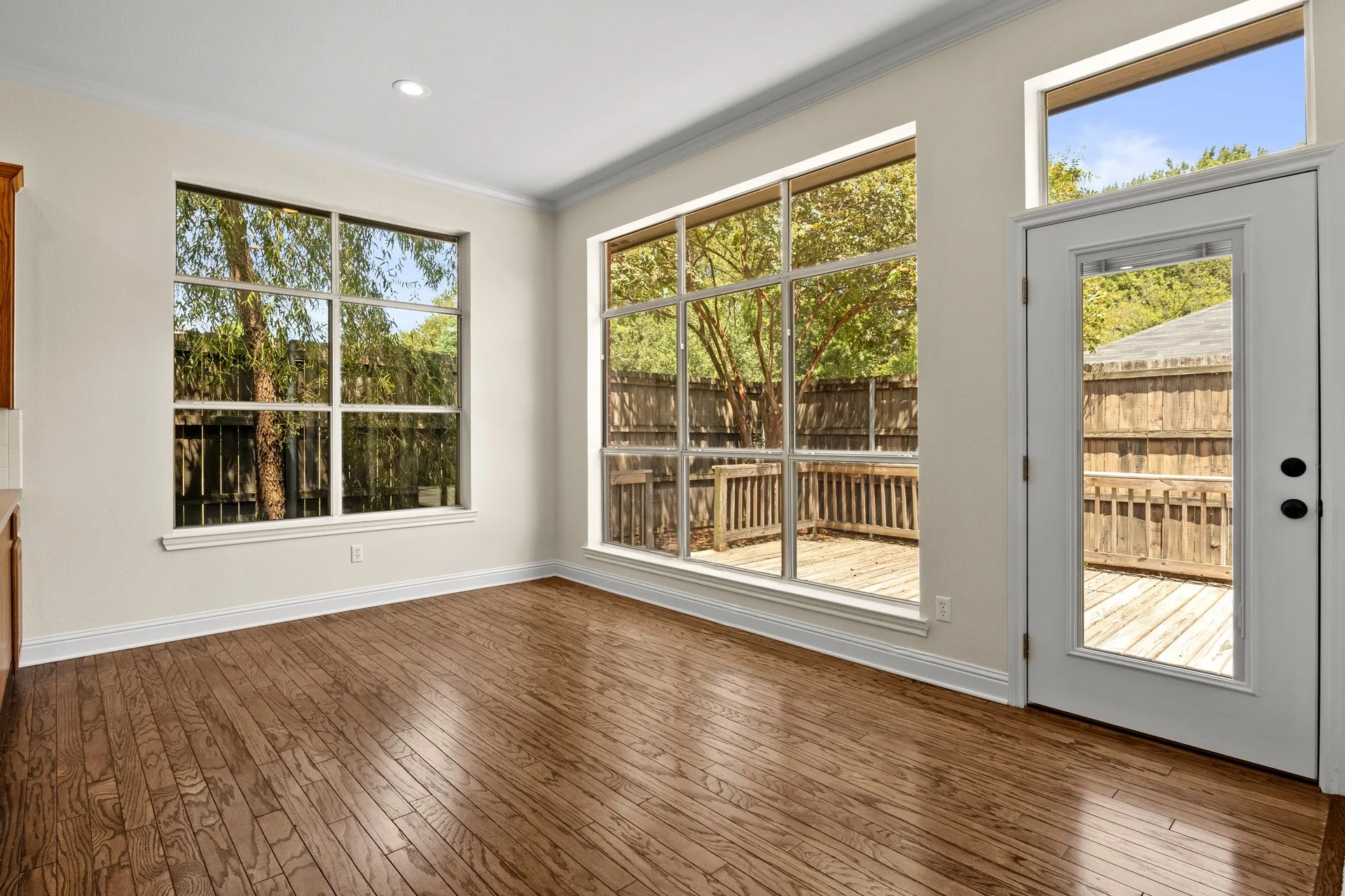 Single Family Residence For Sale in Camp County , 307 Bob White, Pittsburg, Texas 75686, 3 Bedroom, 2 Bathroom, 2 Garage spaces, 1,948 Sqft, built in 2002, mls#21369156, Real Estate Agent in Pittsburg, Homes For Sale in Camp county, Homes For Sale in Pittsburg, Realtor in Pittsburg Texas, Real Estate Brokerage Independent Realty Texas, Luminita Cordes Realtor