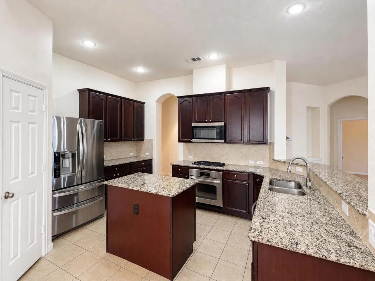 Single Family Residence For Rent in Denton County , 304 Blythe Bridge Road, Roanoke, Texas 76262, 3 Bedroom, 2 Bathroom, 2 Garage spaces, 1,629 Sqft, built in 2008, mls#21369276, Real Estate Agent in Roanoke, Homes For Rent in Denton county, Homes For Rent in Roanoke, Realtor in Roanoke Texas, Real Estate Brokerage Independent Realty Texas, Luminita Cordes Realtor