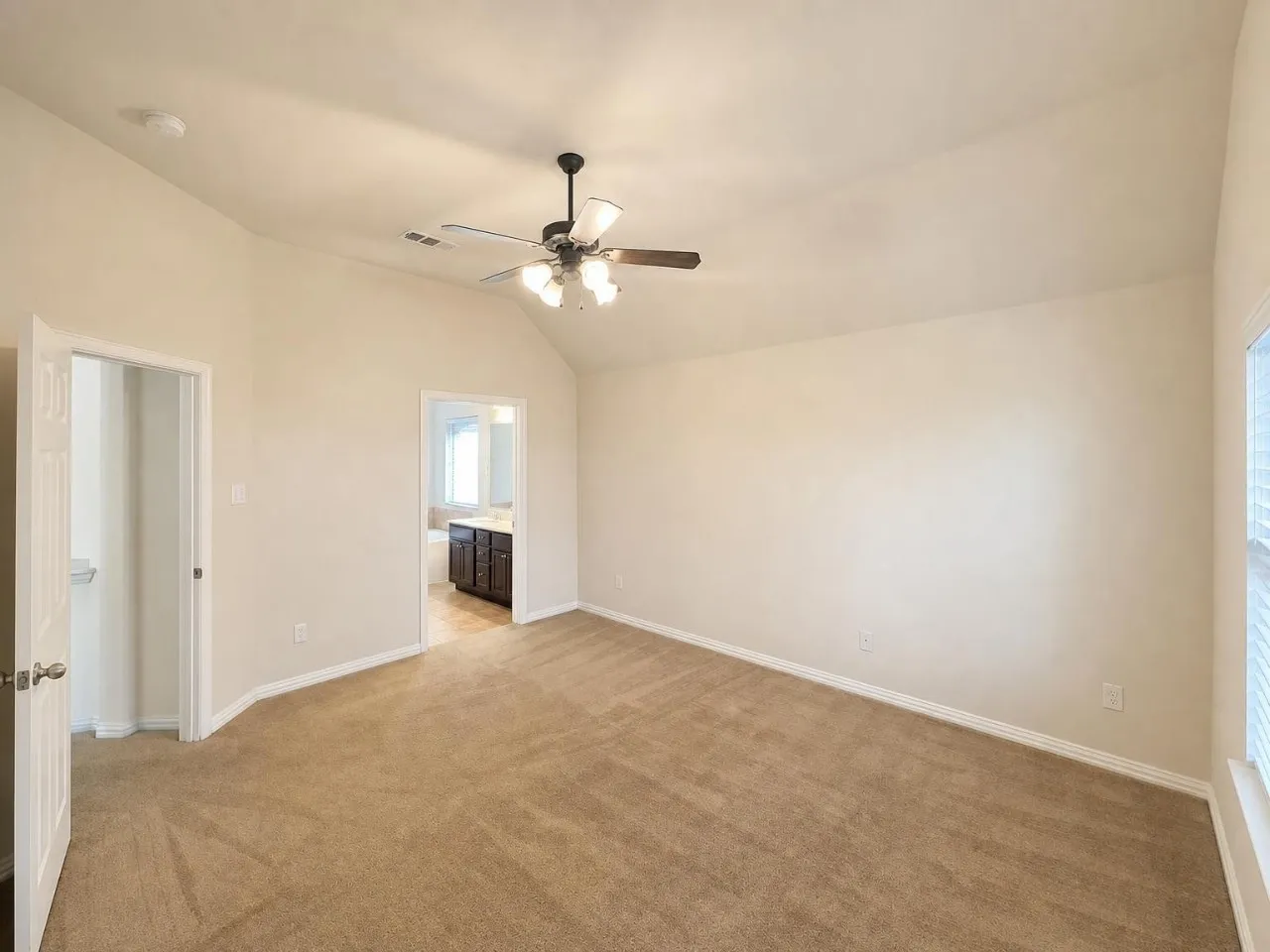 Single Family Residence For Rent in Denton County , 304 Blythe Bridge Road, Roanoke, Texas 76262, 3 Bedroom, 2 Bathroom, 2 Garage spaces, 1,629 Sqft, built in 2008, mls#21369276, Real Estate Agent in Roanoke, Homes For Rent in Denton county, Homes For Rent in Roanoke, Realtor in Roanoke Texas, Real Estate Brokerage Independent Realty Texas, Luminita Cordes Realtor