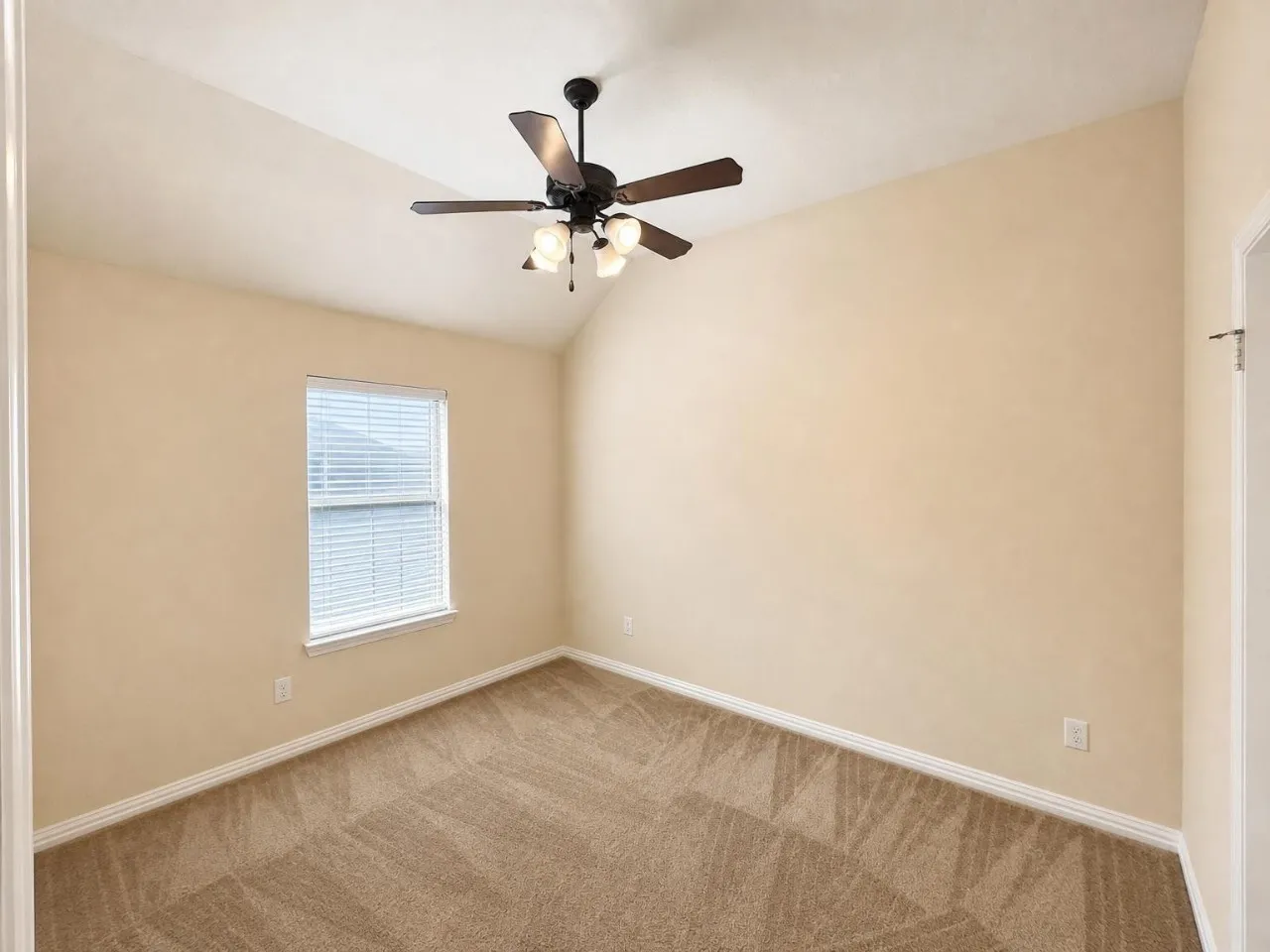 Single Family Residence For Rent in Denton County , 304 Blythe Bridge Road, Roanoke, Texas 76262, 3 Bedroom, 2 Bathroom, 2 Garage spaces, 1,629 Sqft, built in 2008, mls#21369276, Real Estate Agent in Roanoke, Homes For Rent in Denton county, Homes For Rent in Roanoke, Realtor in Roanoke Texas, Real Estate Brokerage Independent Realty Texas, Luminita Cordes Realtor