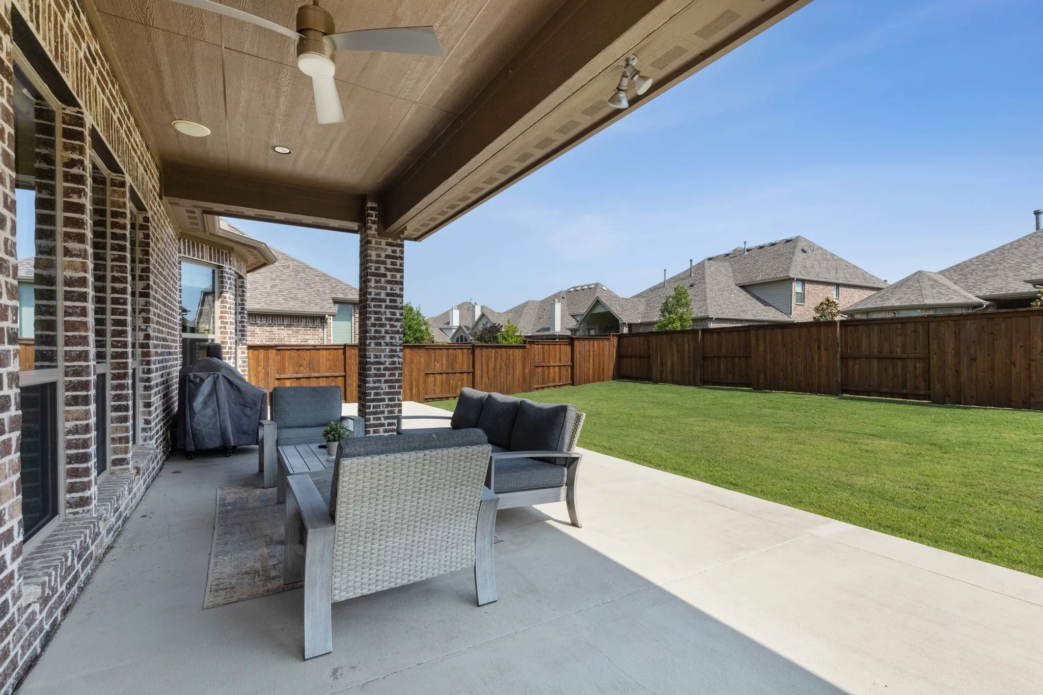Single Family Residence For Sale in Denton County , 4710 Crossvine Drive, Prosper, Texas 75078, 4 Bedroom, 4 Bathroom, 2 Garage spaces, 3,190 Sqft, built in 2014, mls#21369148, Real Estate Agent in Prosper, Homes For Sale in Denton county, Homes For Sale in Prosper, Realtor in Prosper Texas, Real Estate Brokerage Independent Realty Texas, Luminita Cordes Realtor