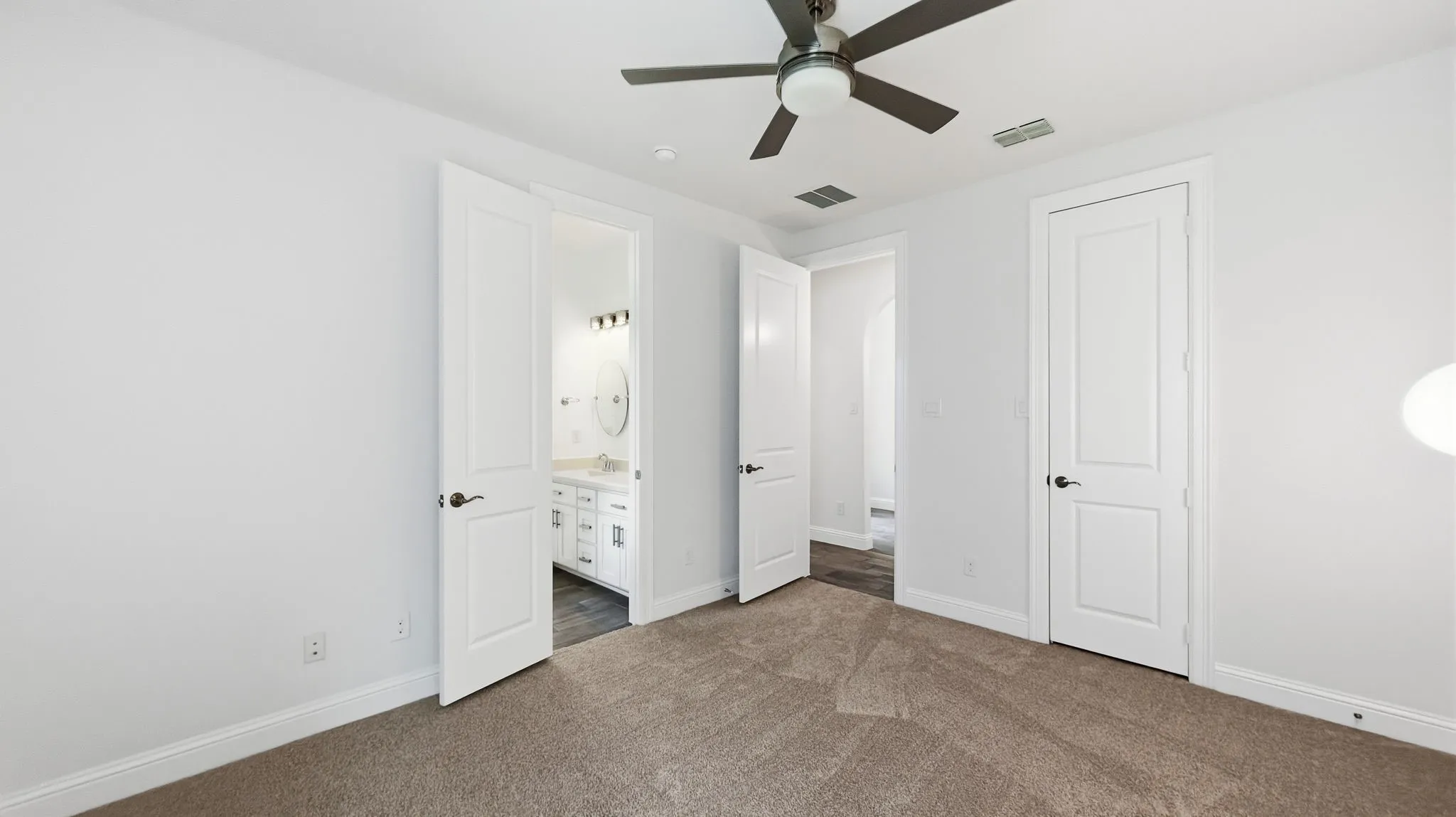 Single Family Residence For Sale in Denton County , 4710 Crossvine Drive, Prosper, Texas 75078, 4 Bedroom, 4 Bathroom, 2 Garage spaces, 3,190 Sqft, built in 2014, mls#21369148, Real Estate Agent in Prosper, Homes For Sale in Denton county, Homes For Sale in Prosper, Realtor in Prosper Texas, Real Estate Brokerage Independent Realty Texas, Luminita Cordes Realtor